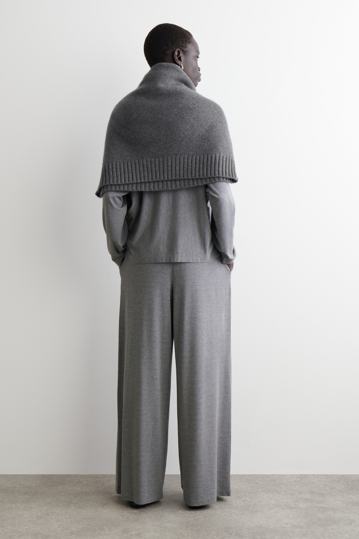 FLUID JERSEY WIDE-LEG TROUSERS — GREY