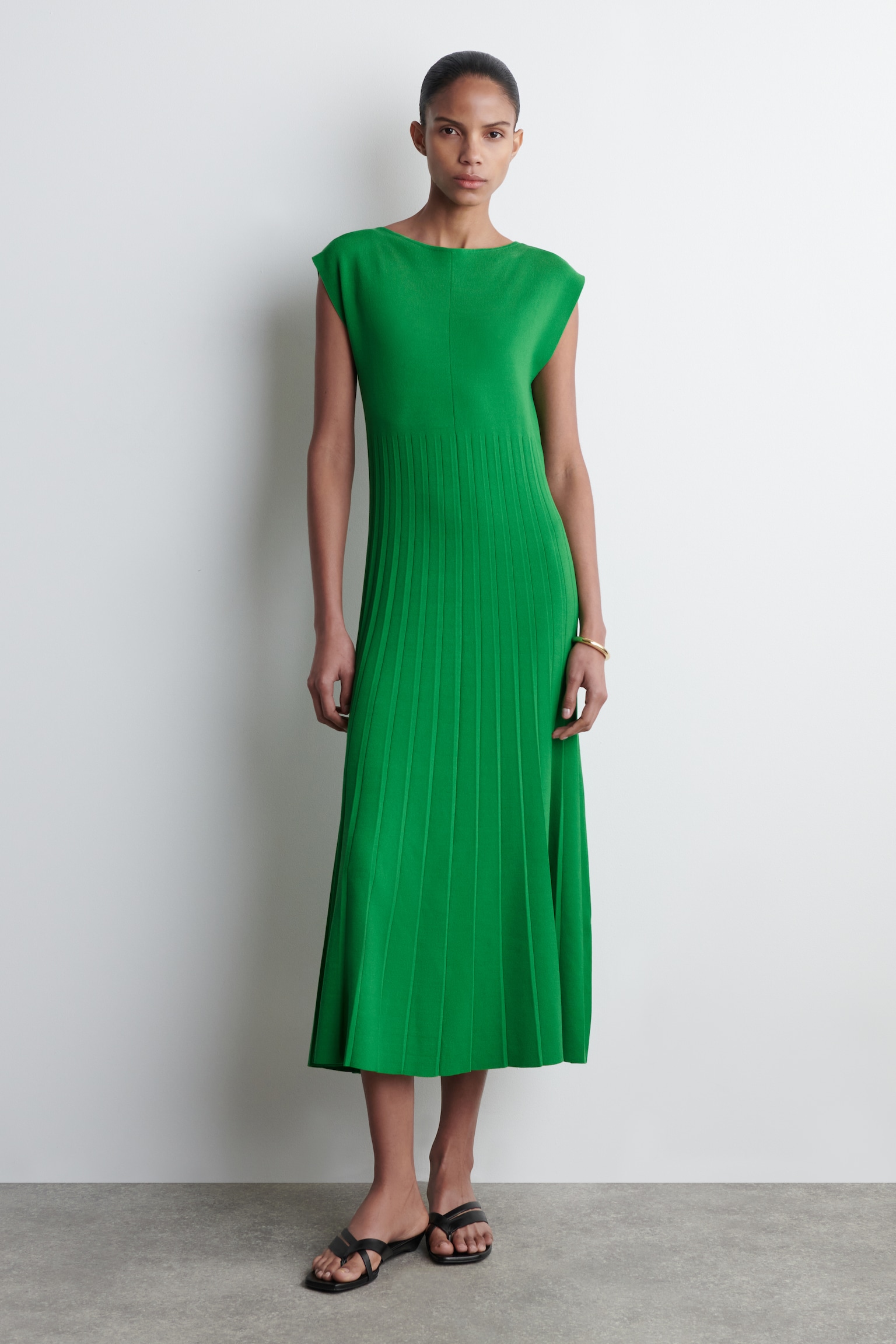 ROBE LONGUE PLISSÉE EN MAILLE - VERT/NOIR