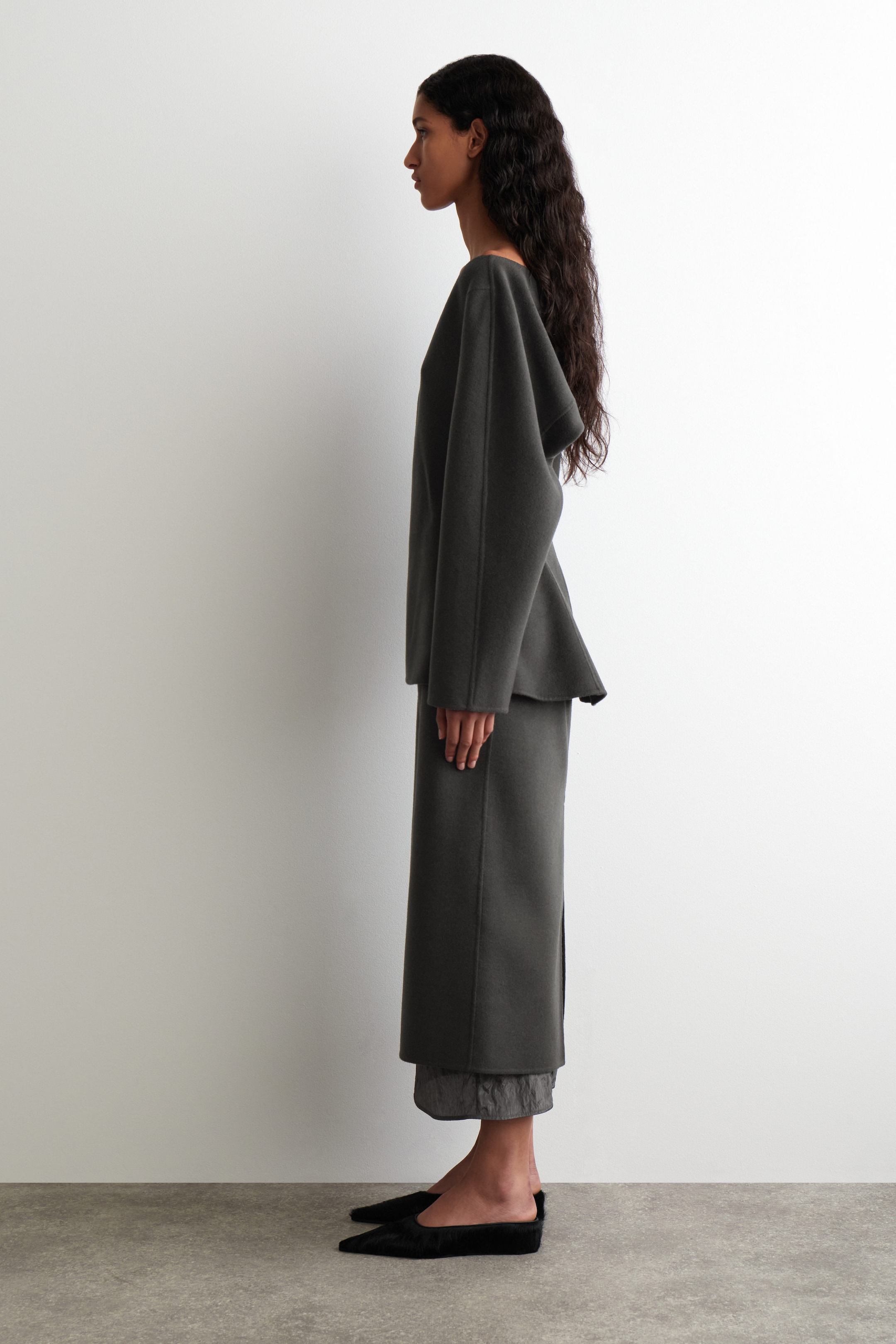 DOUBLE-FACED WOOL V-NECK TOP