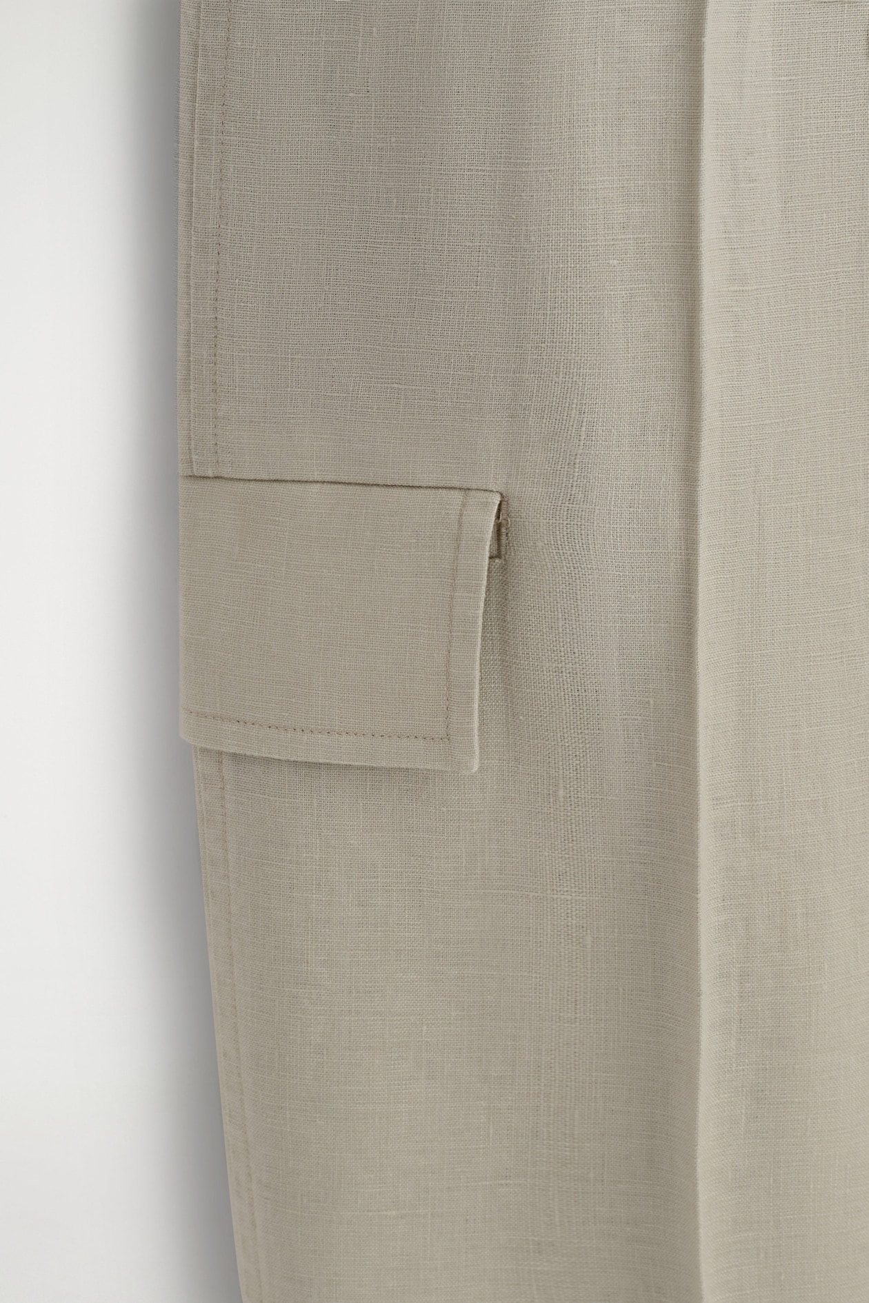 BELTED LINEN BARREL-LEG TROUSERS — BEIGE