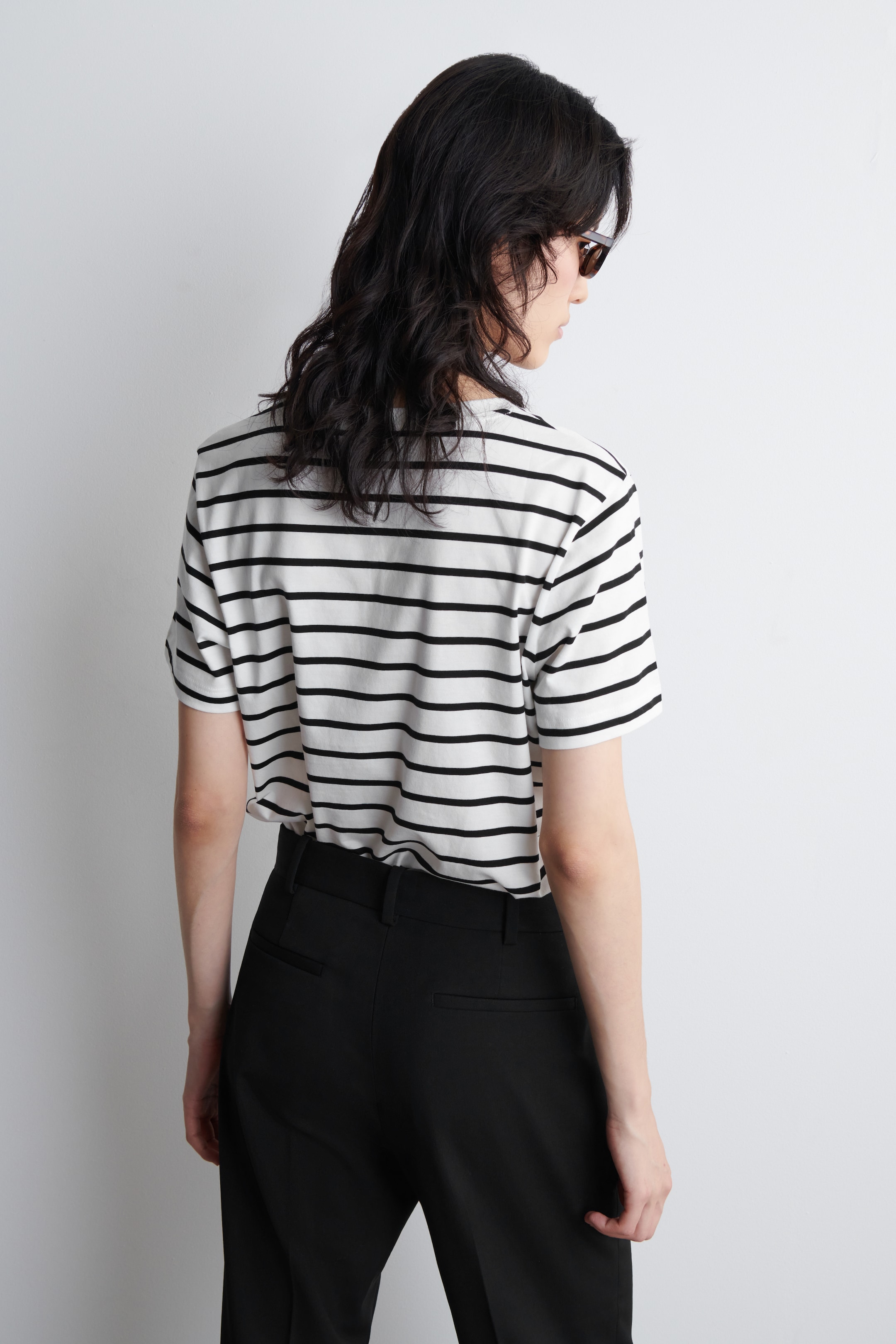 Se større billede: T-SHIRT I BOMULD MED CREWNECK - HVID / STRIBET - DAME | H&M DK 3
