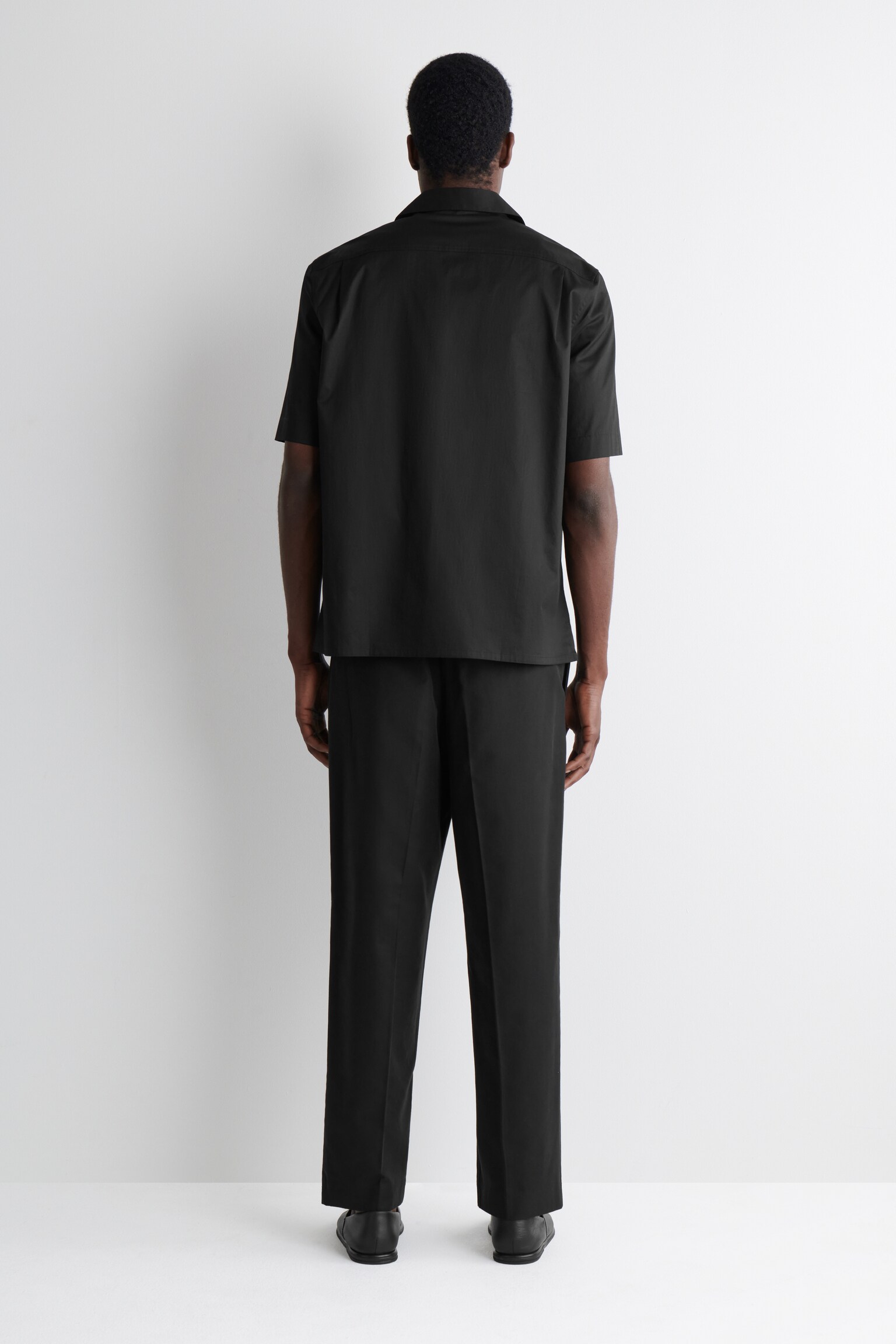 CAMISA DE MANGA CORTA DE ALGODÓN PIMA - NEGRO - 5