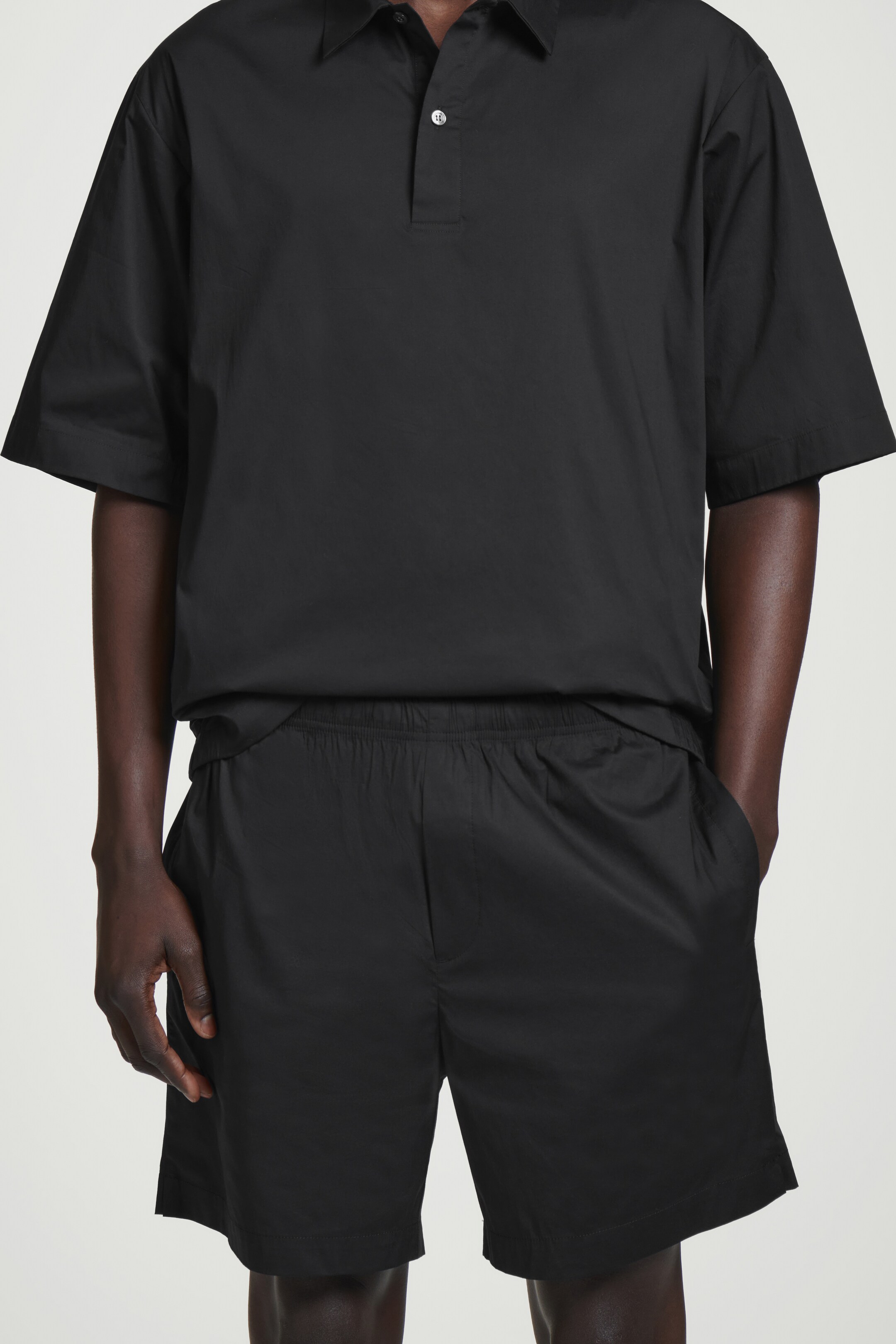 Agrandir l'image: SHORT TAILLE ÉLASTIQUÉE EN COTON MÉLANGÉ - NOIR - HOMME | H&M FR 2