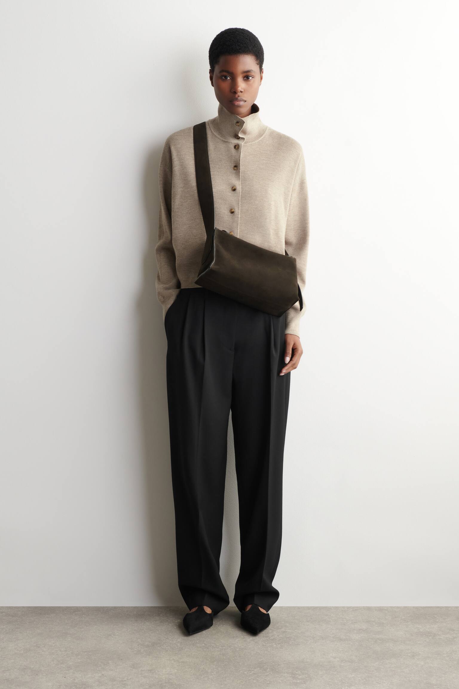 PLINTH UMHÄNGETASCHE - LEDER - BRAUNES VELOURSLEDER/SCHWARZ - 3