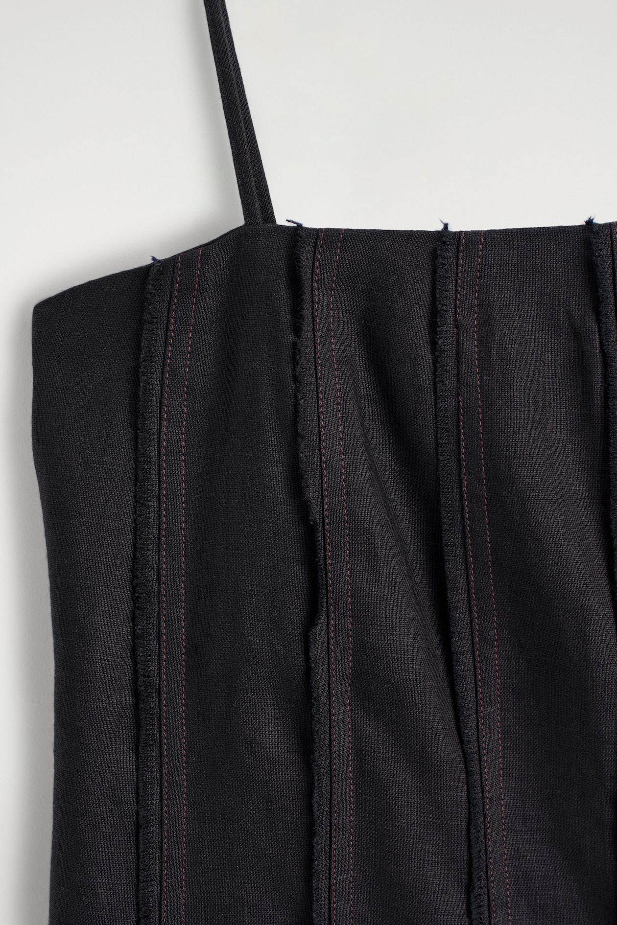 SCULPTED PLEATED LINEN PLAYSUIT — BLACK