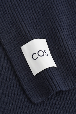 CHUNKY RIBBED WOOL SCARF — NAVY 3