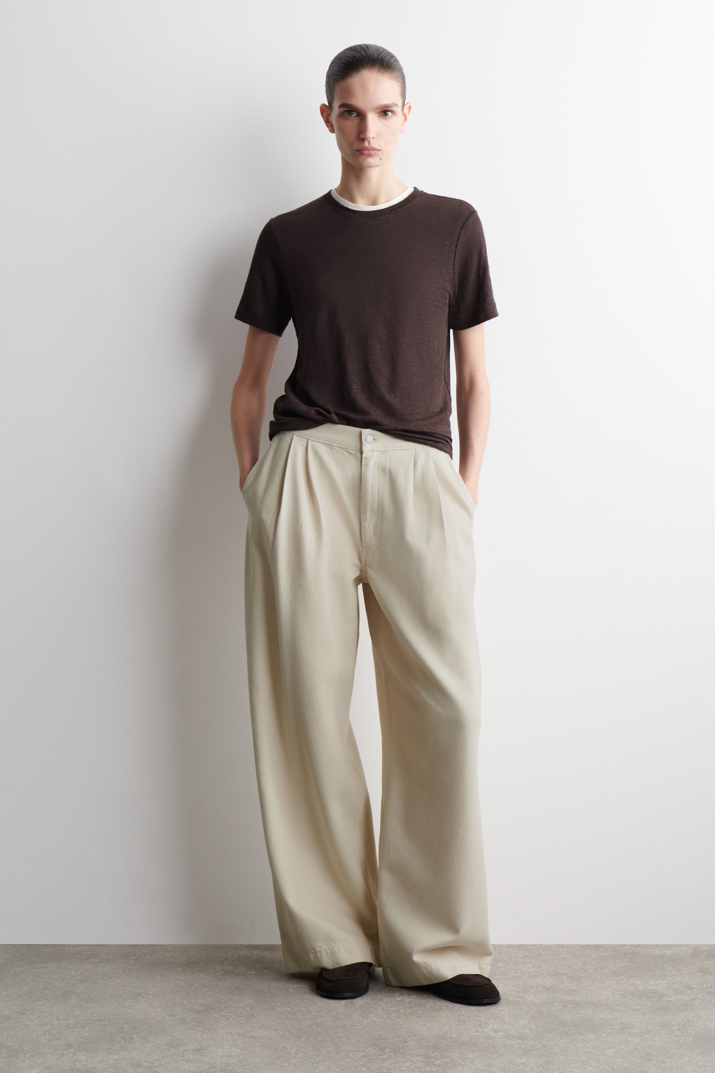 CREW-NECK LINEN T-SHIRT - BORDEAUX | COS US