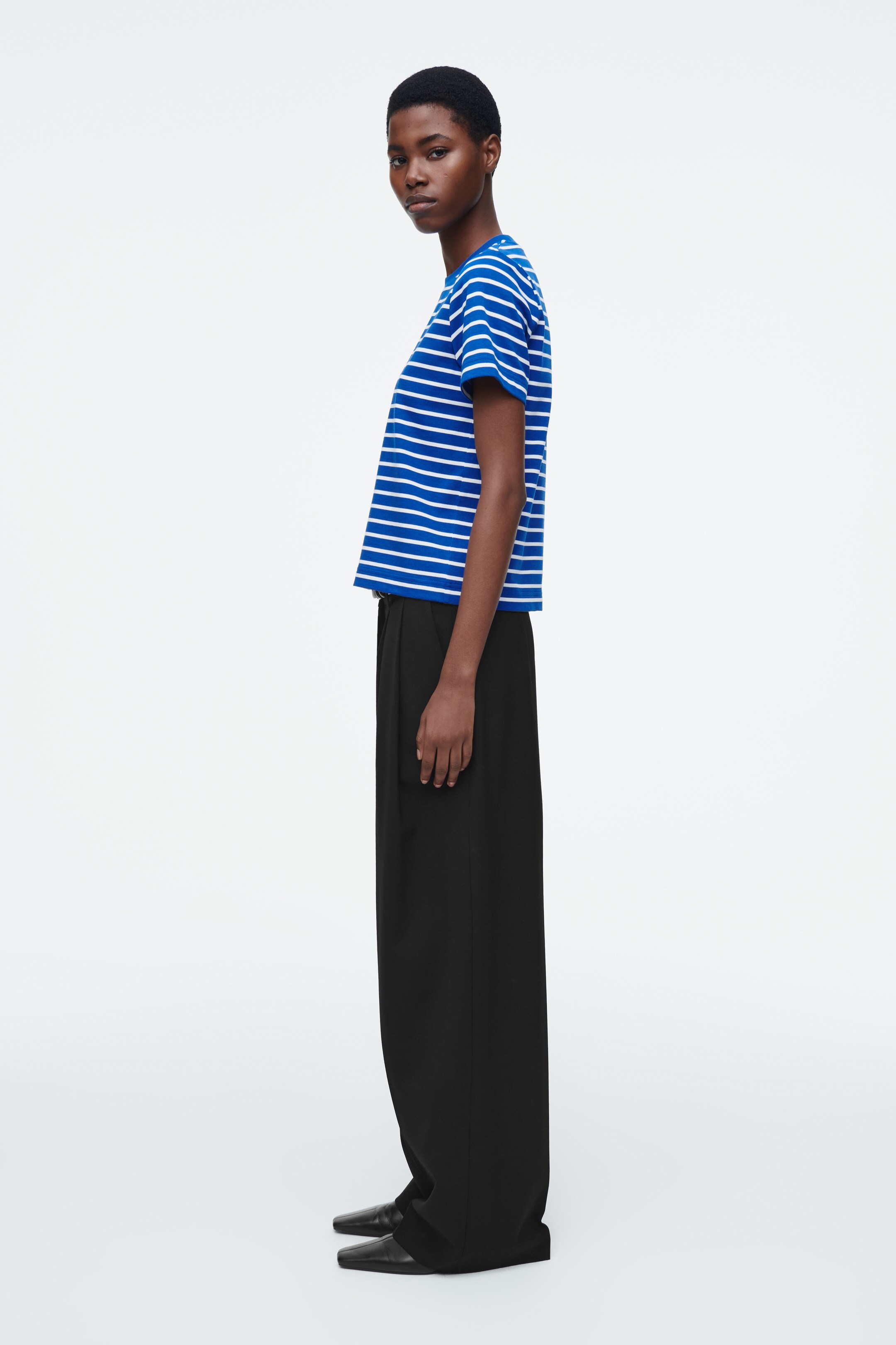Agrandir l'image: T-SHIRT REGULAR ÉLÉGANT - BLEU / RAYÉ - FEMME | H&M CH 4