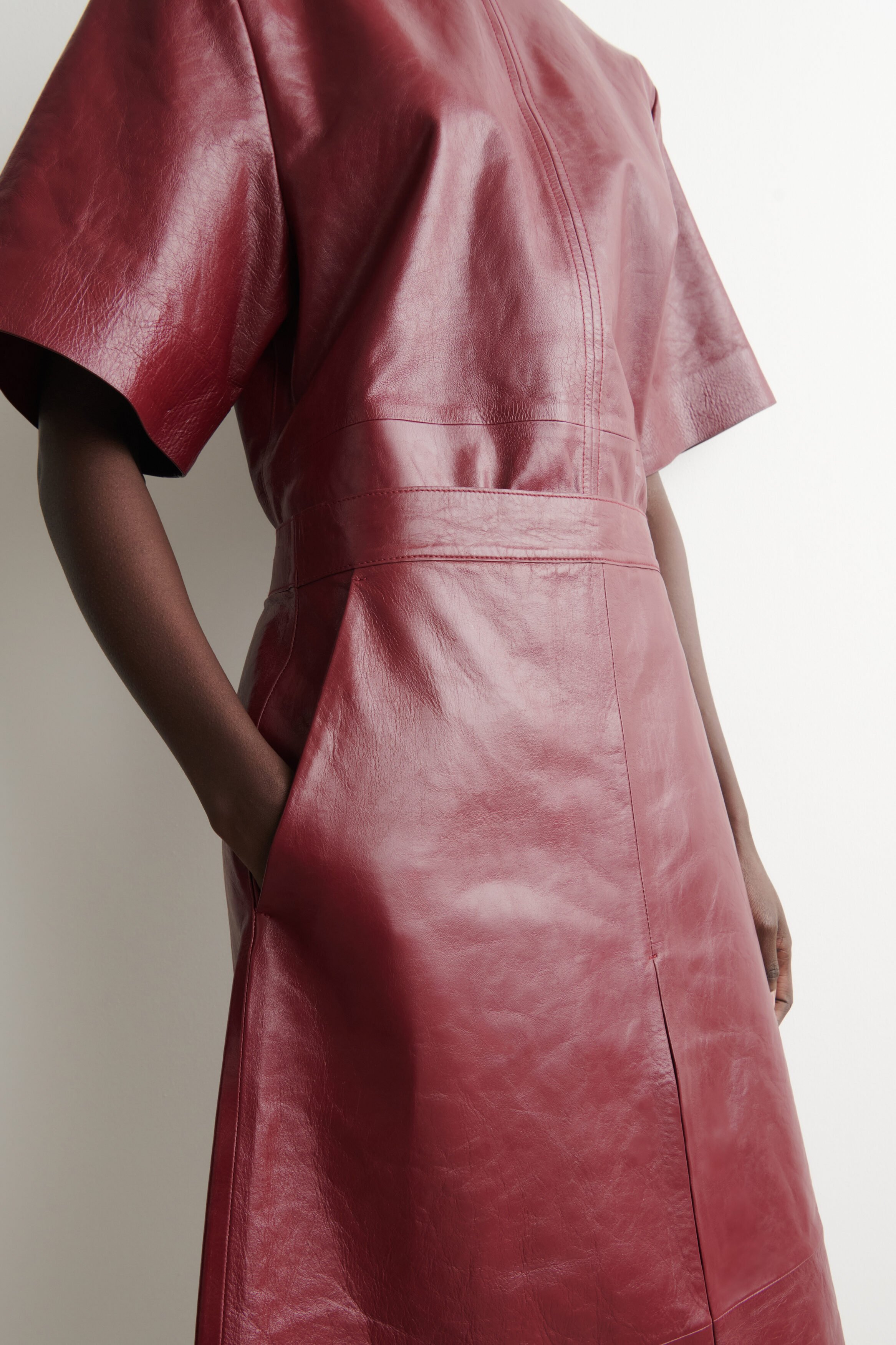 PLEATED TEXTURED-LEATHER MIDI SKIRT - thumbnail 2