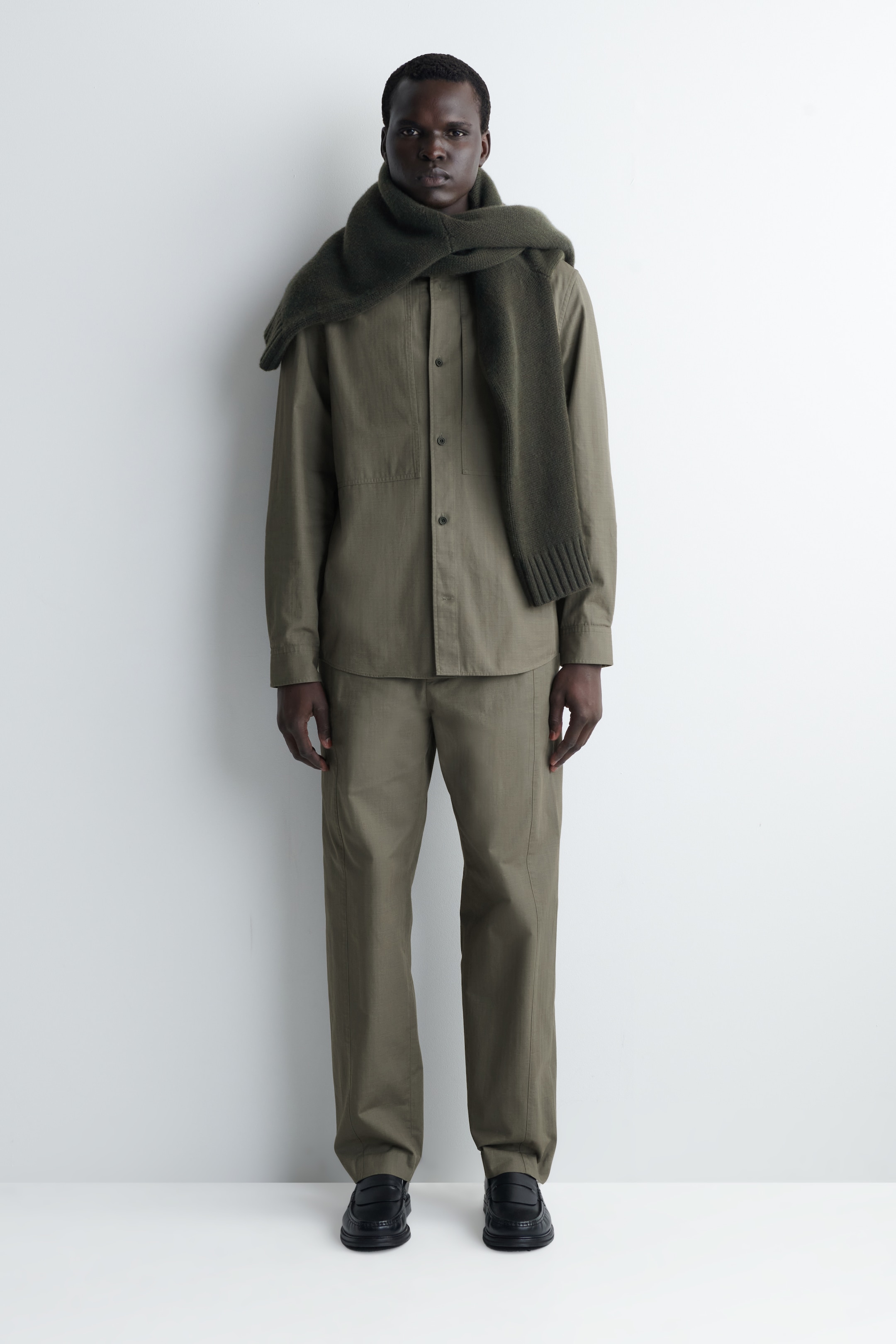 Agrandir l'image: PANTALON DROIT EN COTON - KAKI FONCÉ - HOMME | H&M FR 1