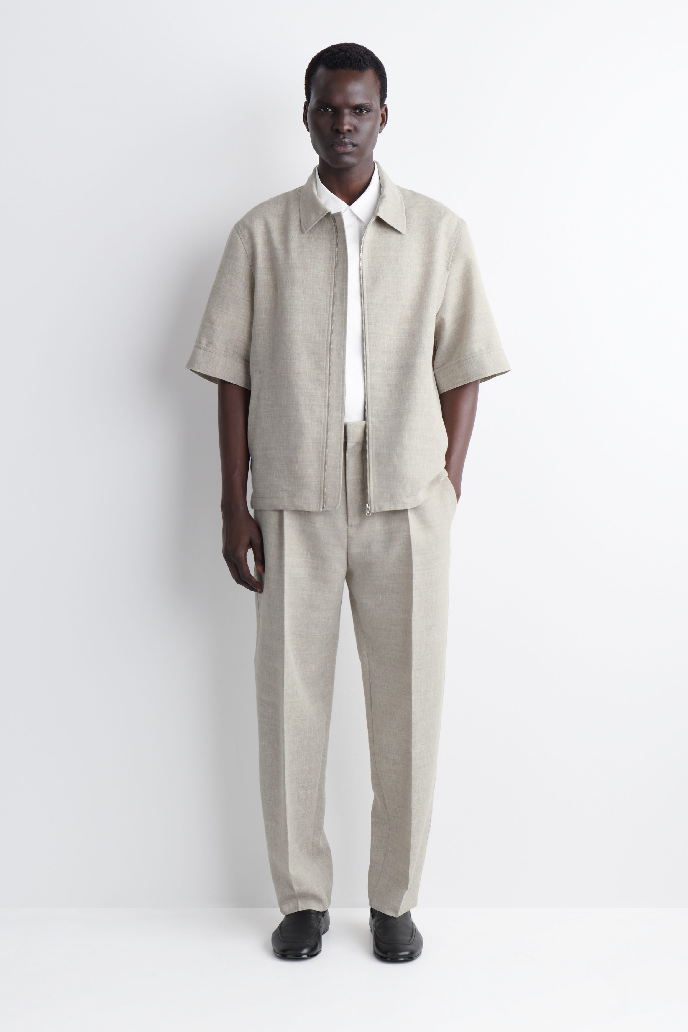 LINEN-WOOL SHORT-SLEEVED ZIP-UP SHIRT - STONE MÉLANGE | COS US