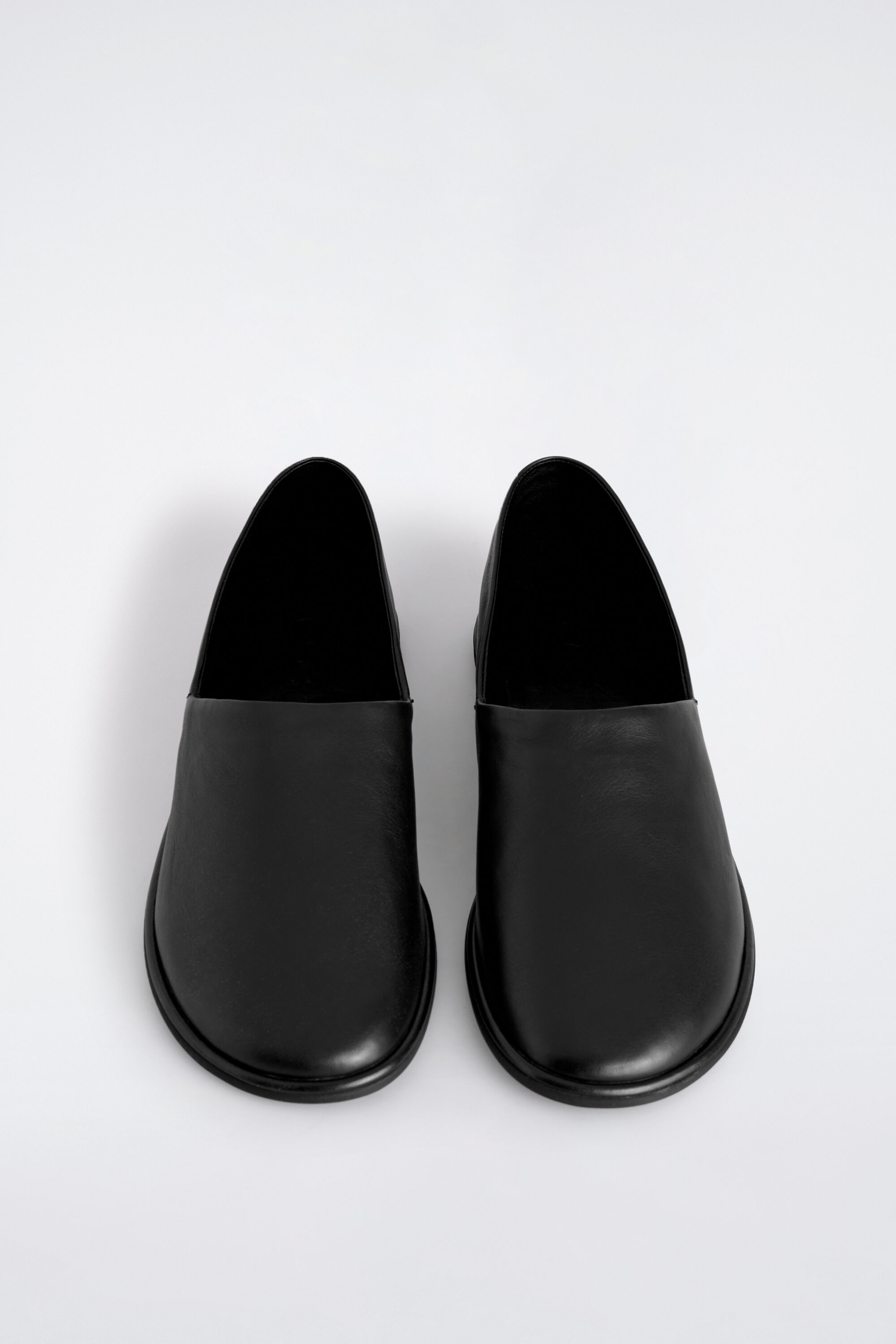 Leather slip-on shoes