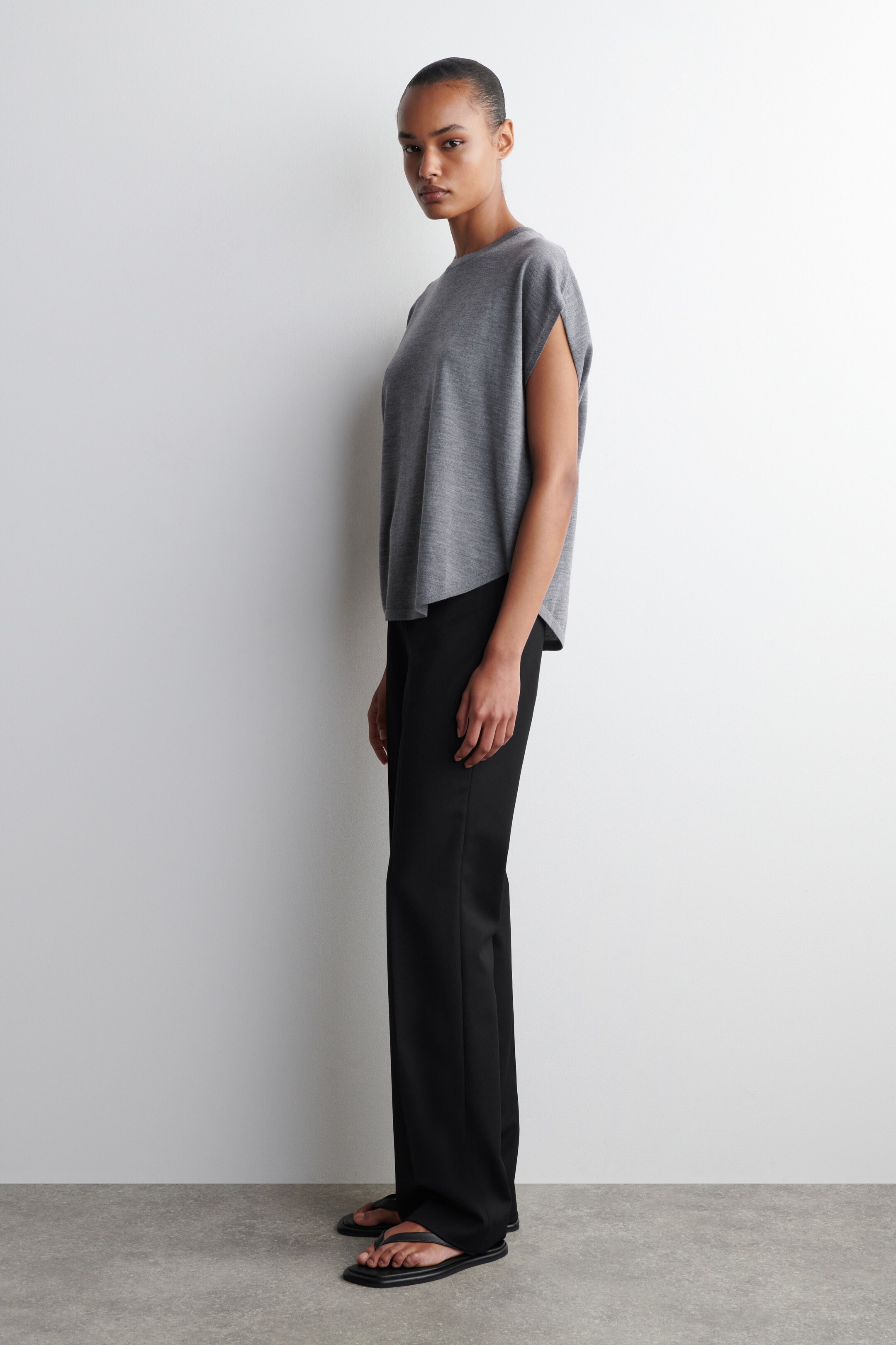Ver imagen más grande: TOP DE LANA MERINO DE CORTE CIRCULAR - GRIS JASPEADO - MUJER | H&M ES 4