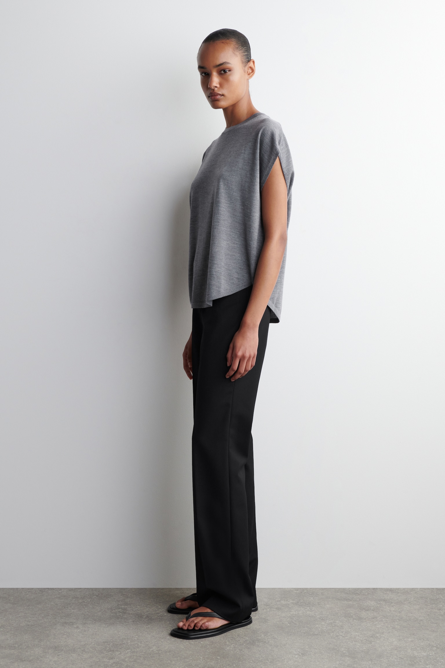 CIRCLE-CUT MERINO WOOL TOP - GREY MÉLANGE/BLACK - 8