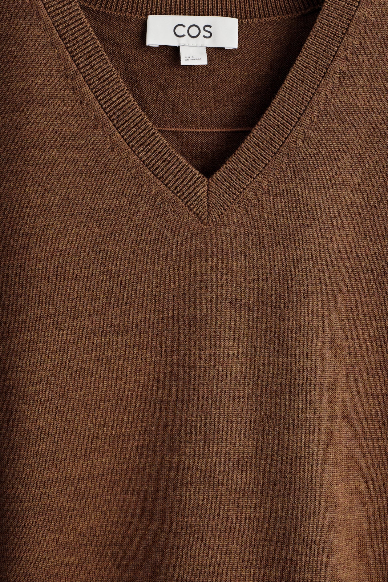 MERINO WOOL V-NECK VEST — BROWN MÉLANGE