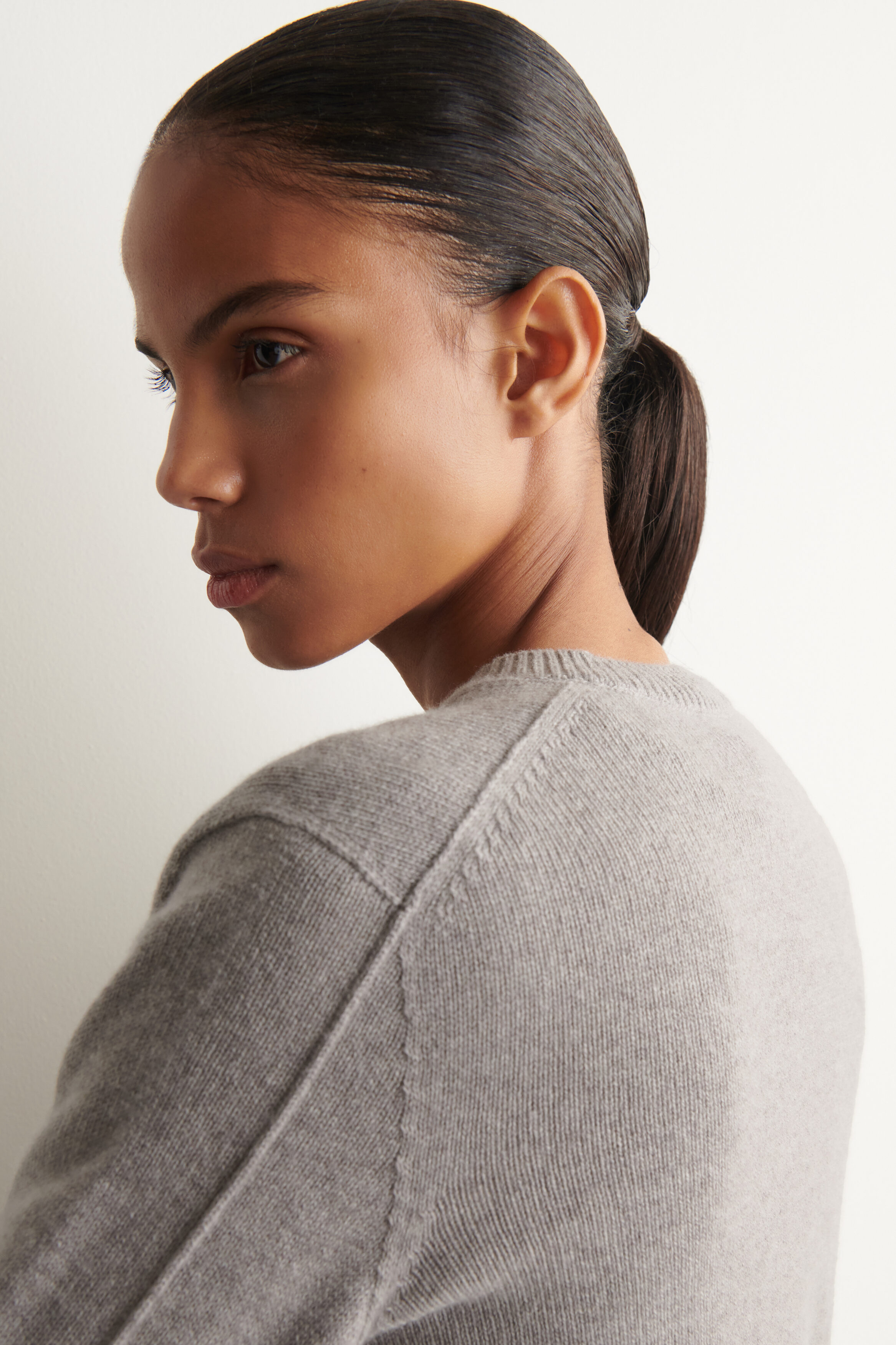 CASHMERE CREW-NECK SWEATER - thumbnail 4