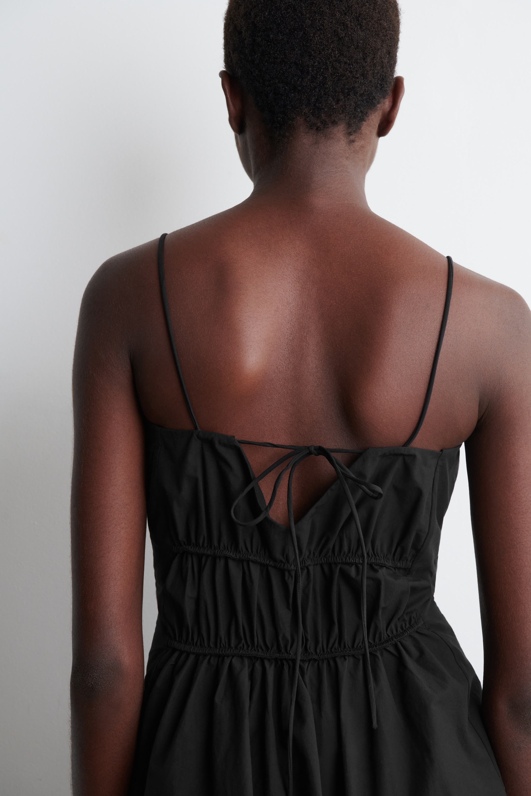 Vezi imaginea mai mare: BLUZĂ PEPLUM DIN BUMBAC CU EFECT ADUNAT - NEGRU - FEMEI | H&M RO 3