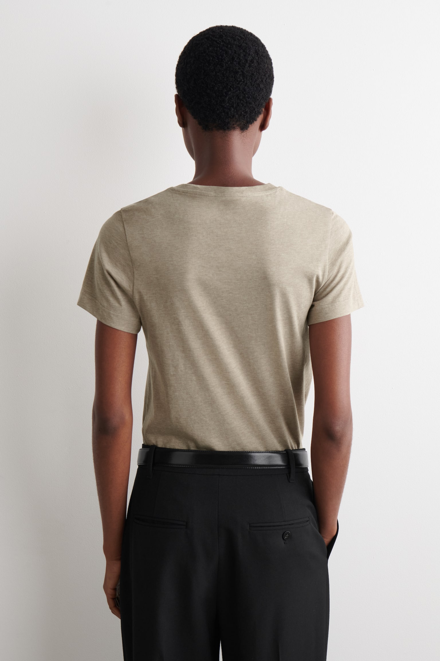 BAWEŁNIANY T-SHIRT Z OKRĄGŁYM DEKOLTEM-BEŻOWY MELANŻ - 5