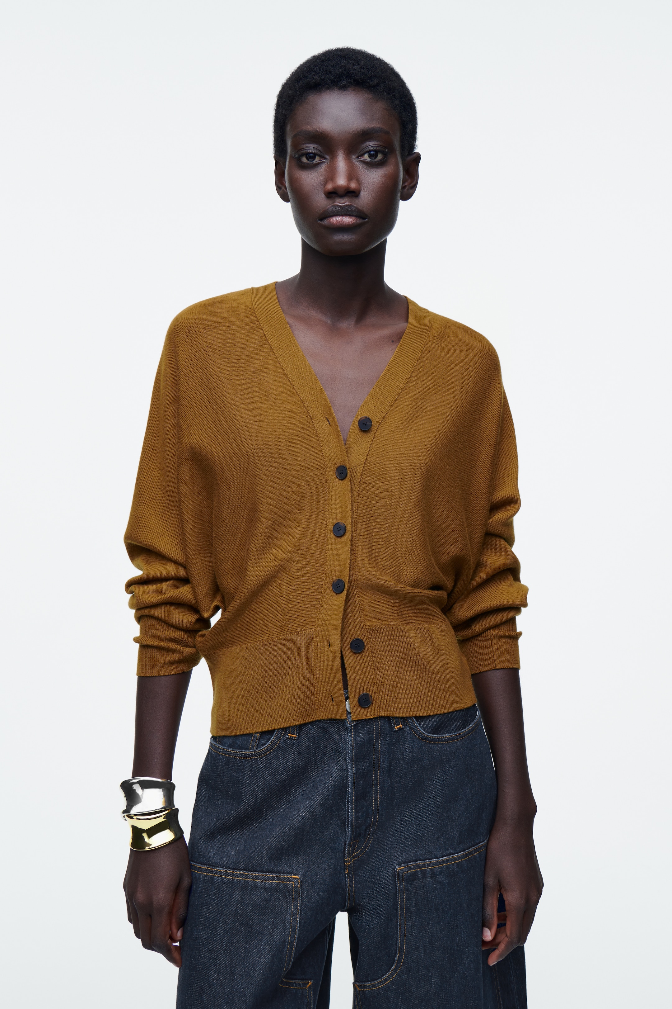 Ver imagen más grande: CÁRDIGAN DE LANA MERINO CON MANGA MURCIÉLAGO - OCRE - MUJER | H&M ES 1