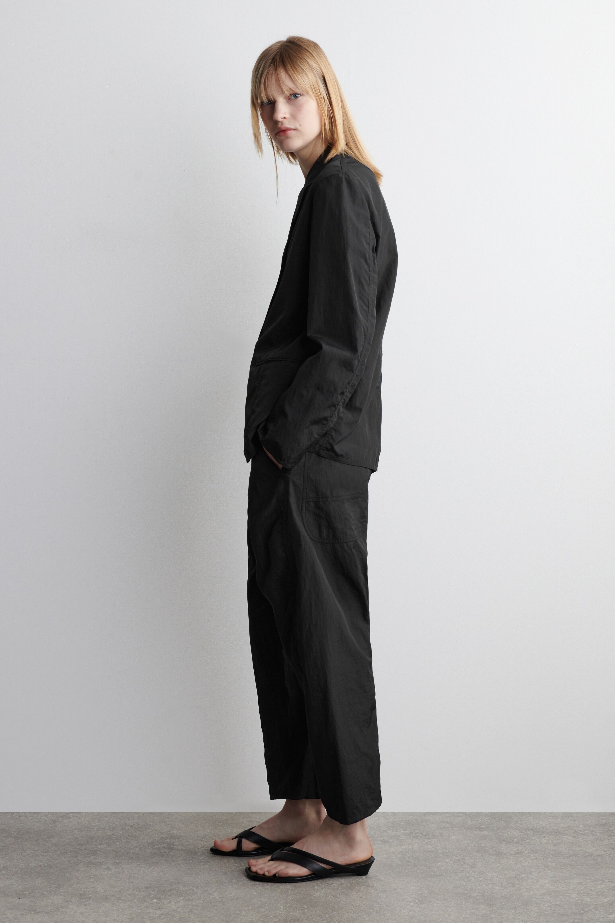 Agrandir l'image: BLAZER EN NYLON - NOIR - FEMME | H&M BE 4