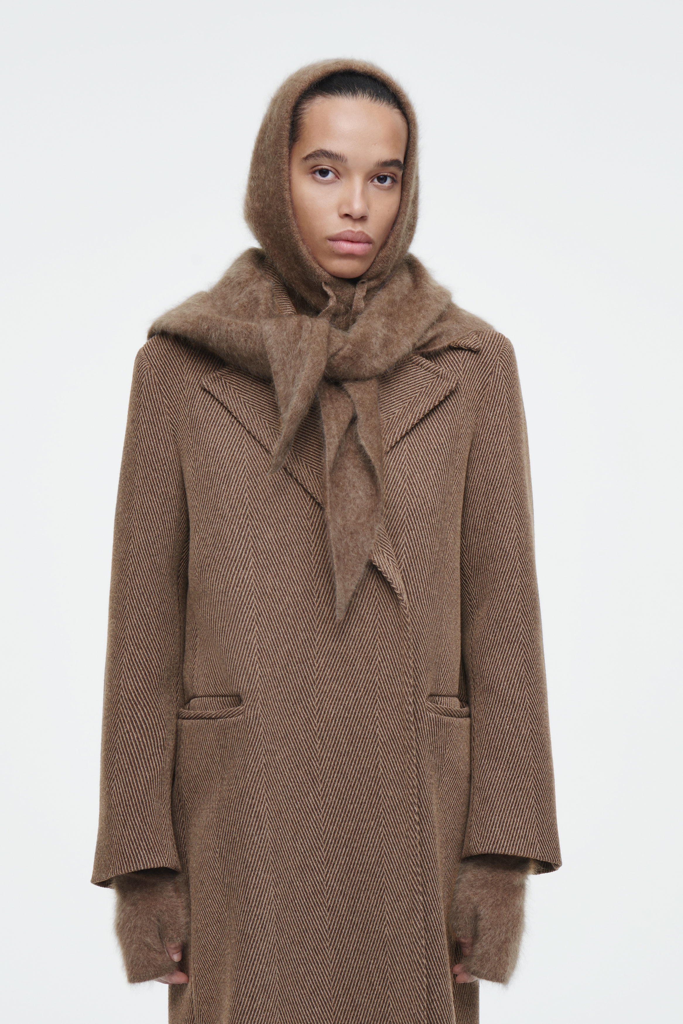 BRUSHED-CASHMERE TRIANGLE SCARF - MOLE | COS