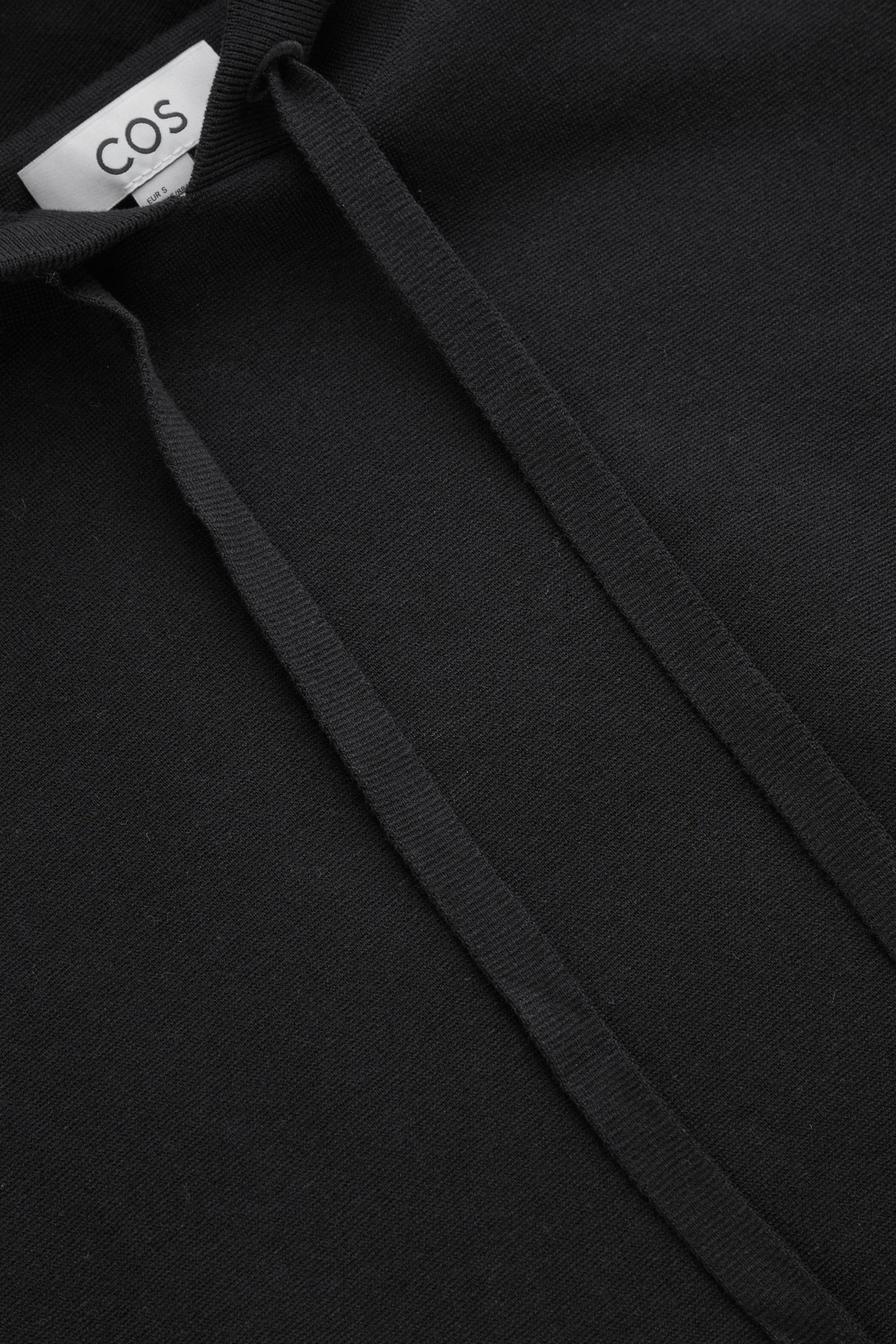 StillMedia/DescriptiveDetail