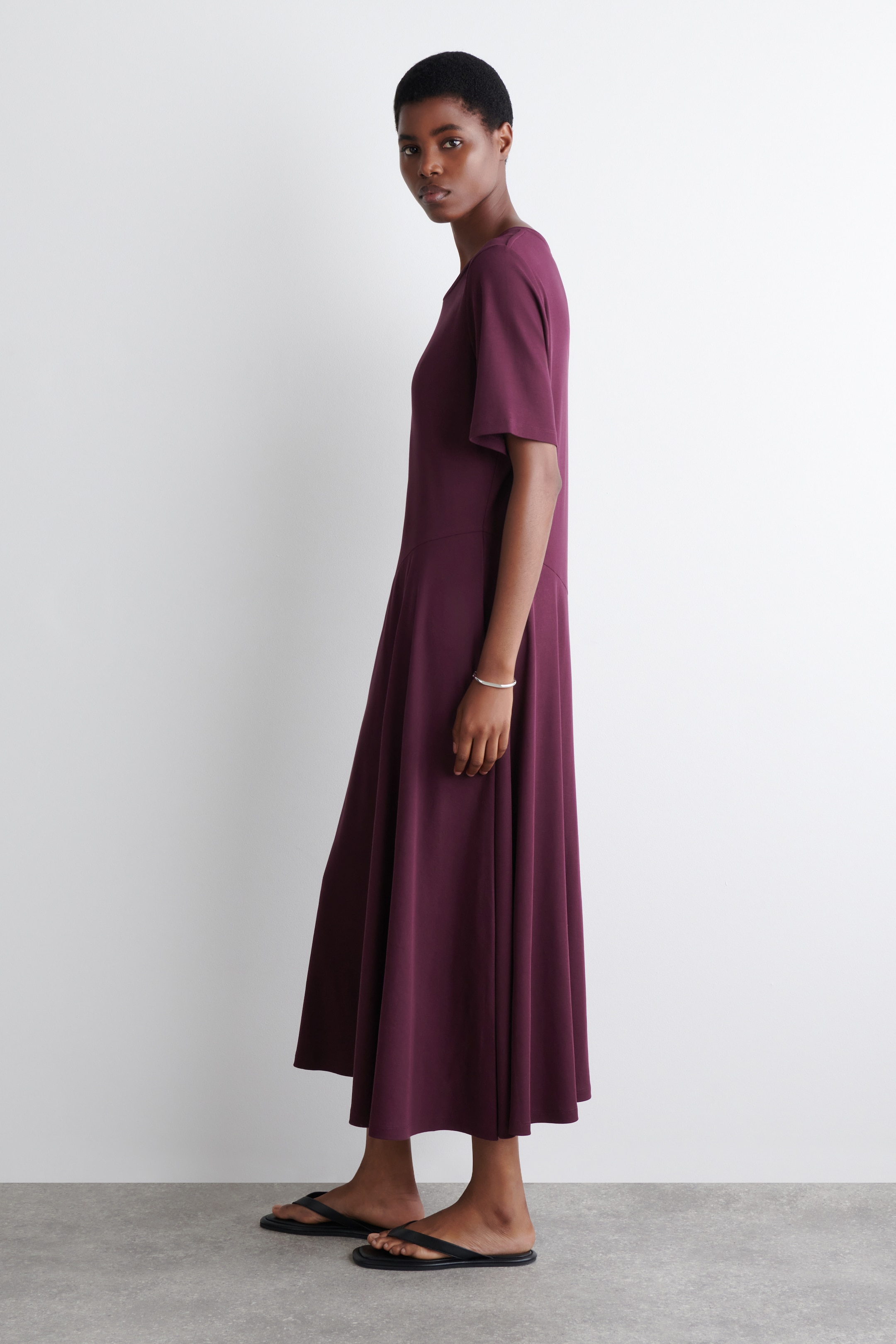 Agrandir l'image: ROBE MIDI DRAPÉE EN COTON - BORDEAUX - FEMME | H&M CH 4