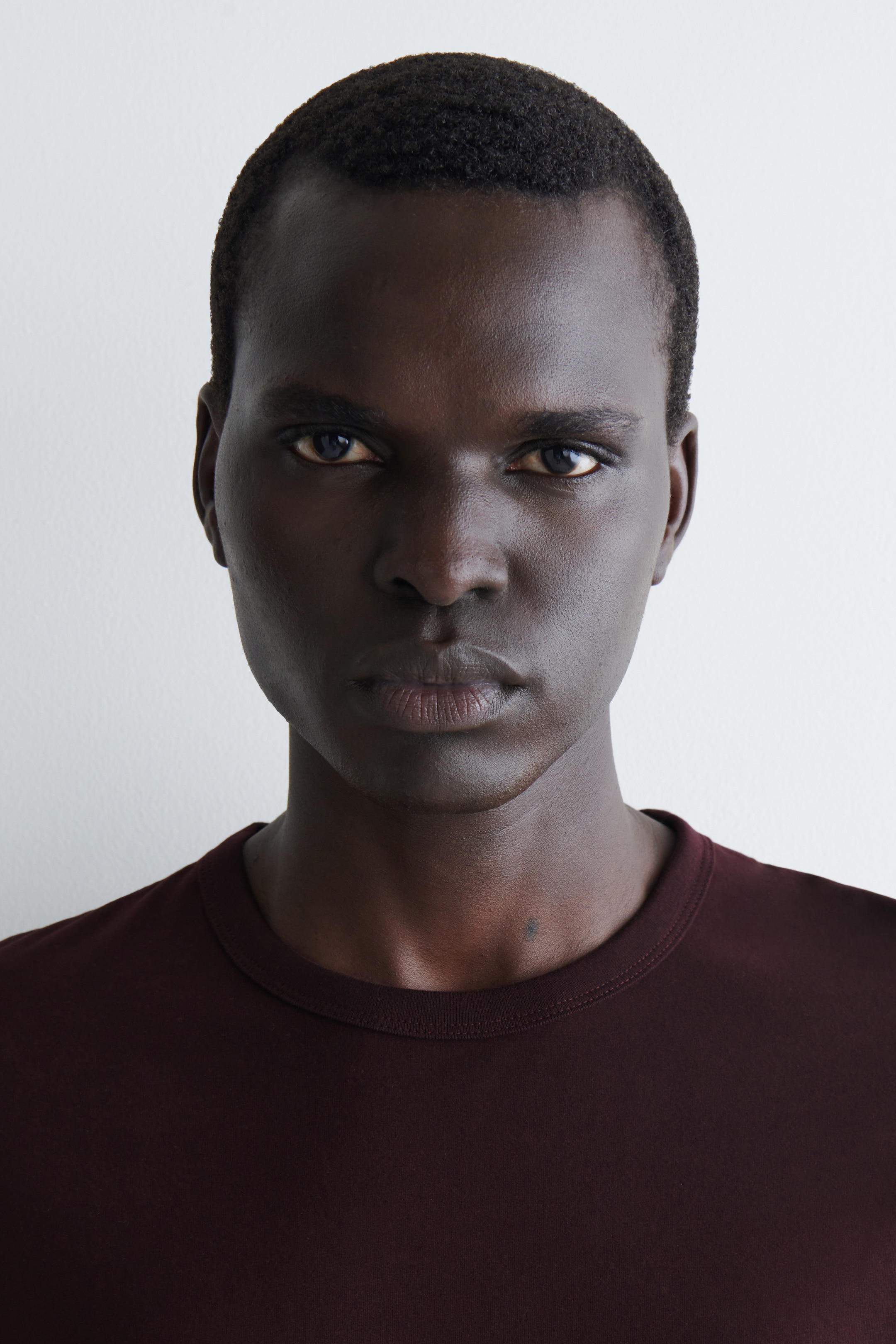 Grösseres Bild ansehen: LEICHTES T-SHIRT AUS GEBÜRSTETER BAUMWOLLE - BURGUNDERROT - HERREN | H&M CH 3