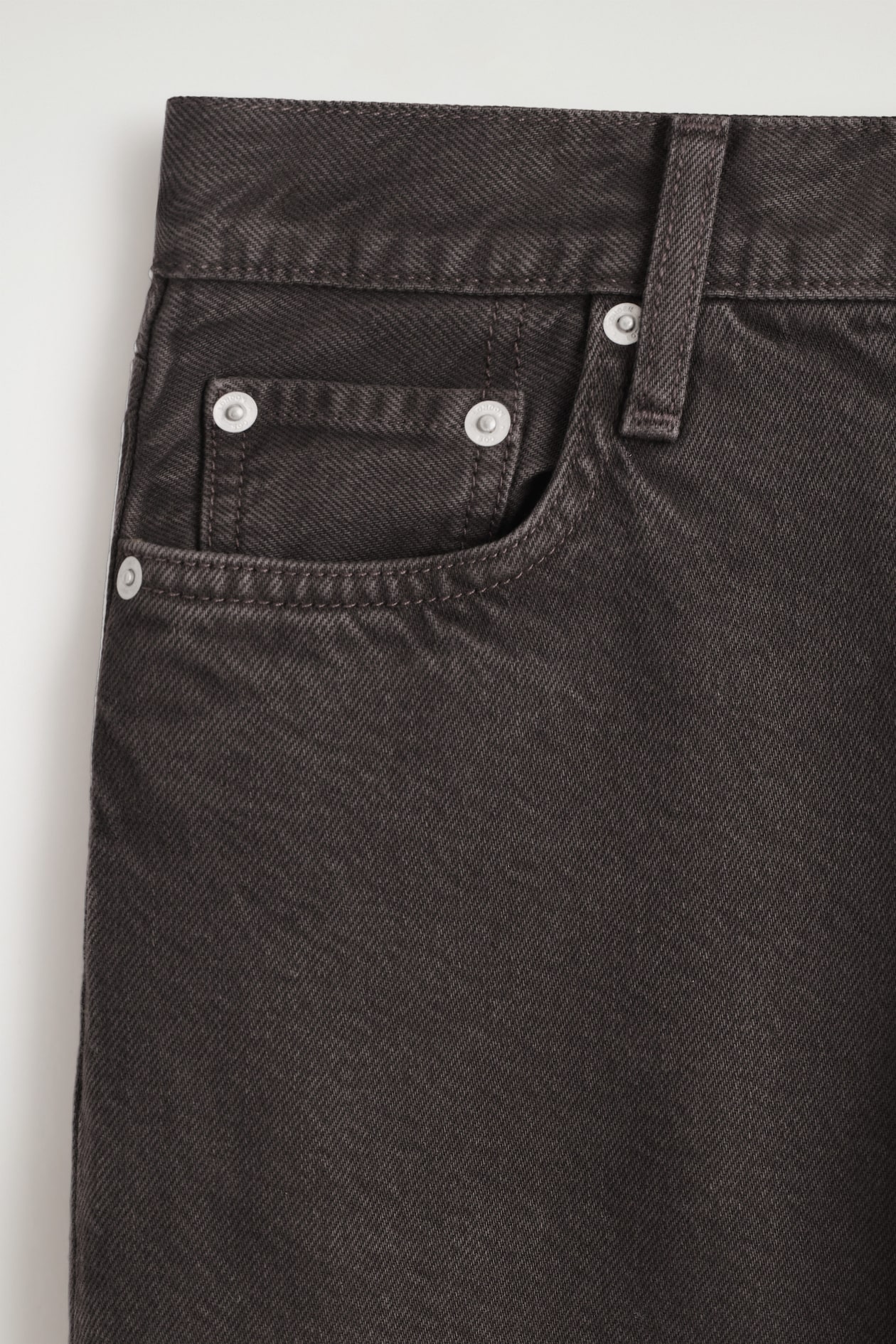 CHORD STRAIGHT-LEG JEANS — DARK BROWN