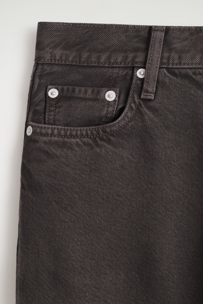 CHORD STRAIGHT-LEG JEANS — DARK BROWN