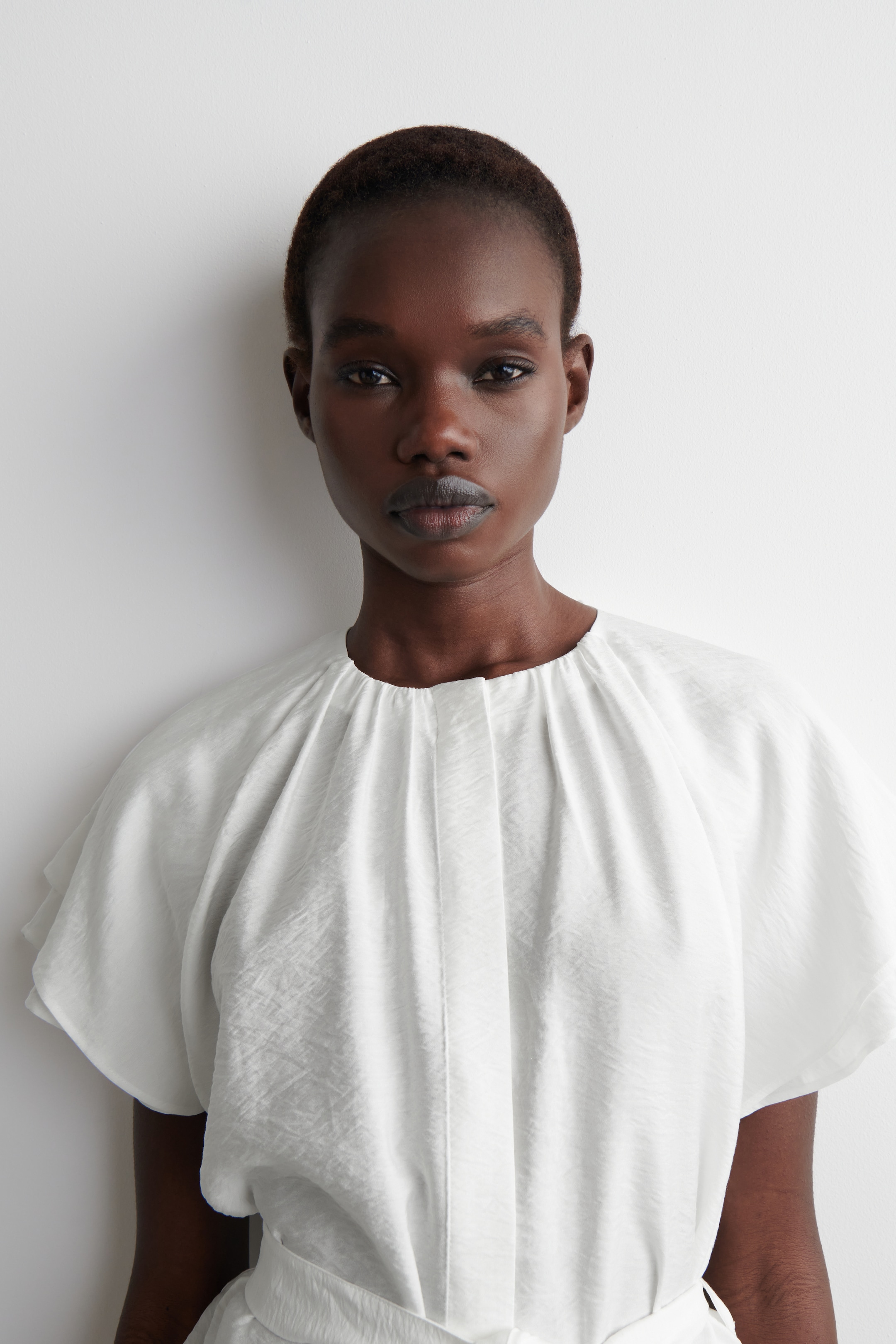 Se større billede: LAGDELT BLUSE MED BÆLTE - HVID - DAME | H&M DK 4