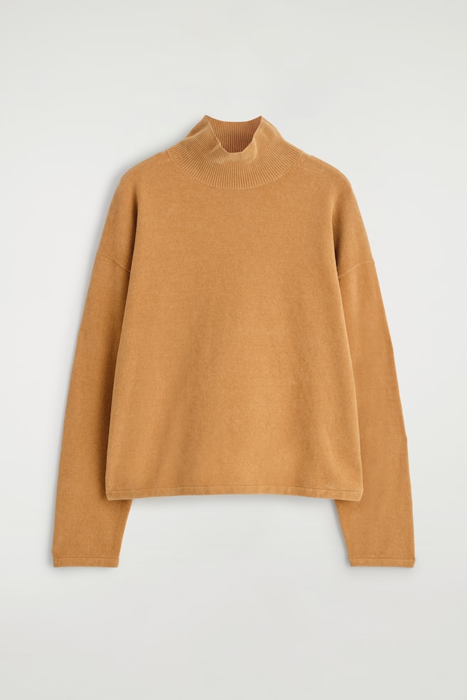 PULL À COL CHEMINÉE EN MAILLE CHENILLE - CARAMEL - 1
