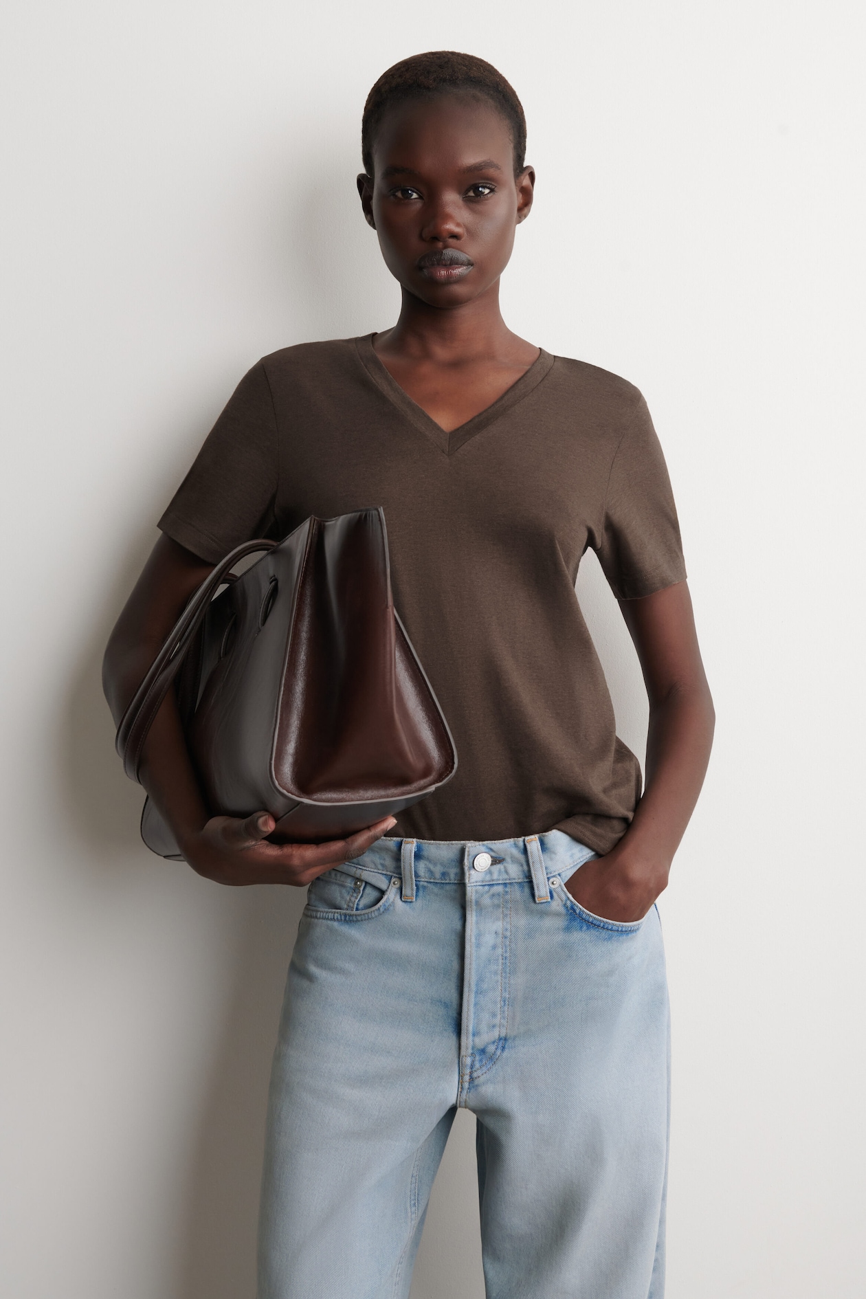 COTTON V-NECK T-SHIRT