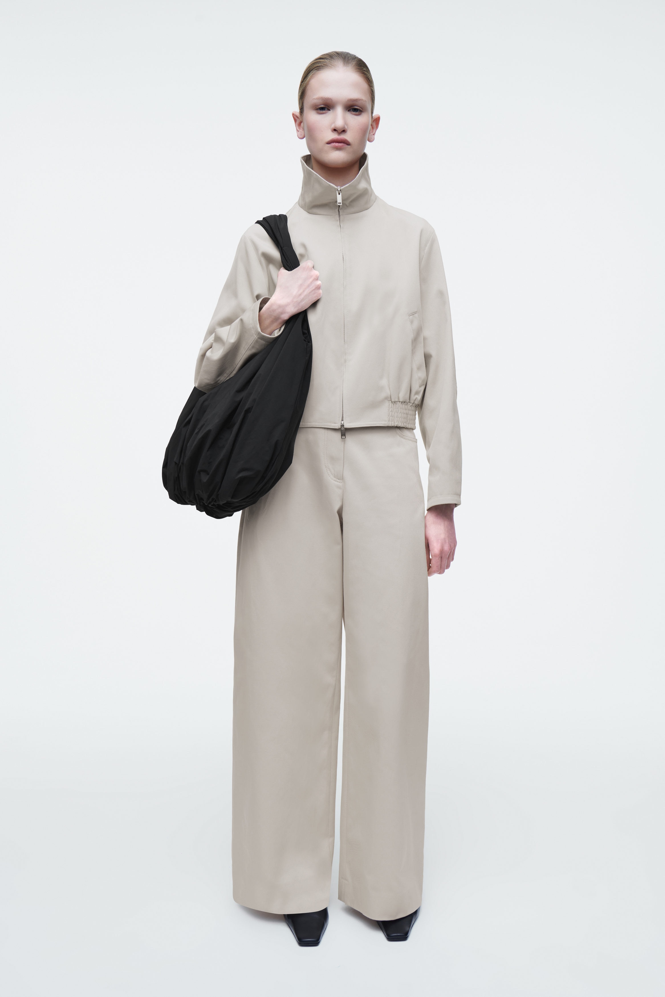 CLOUD TOTE BAG - BLACK | COS