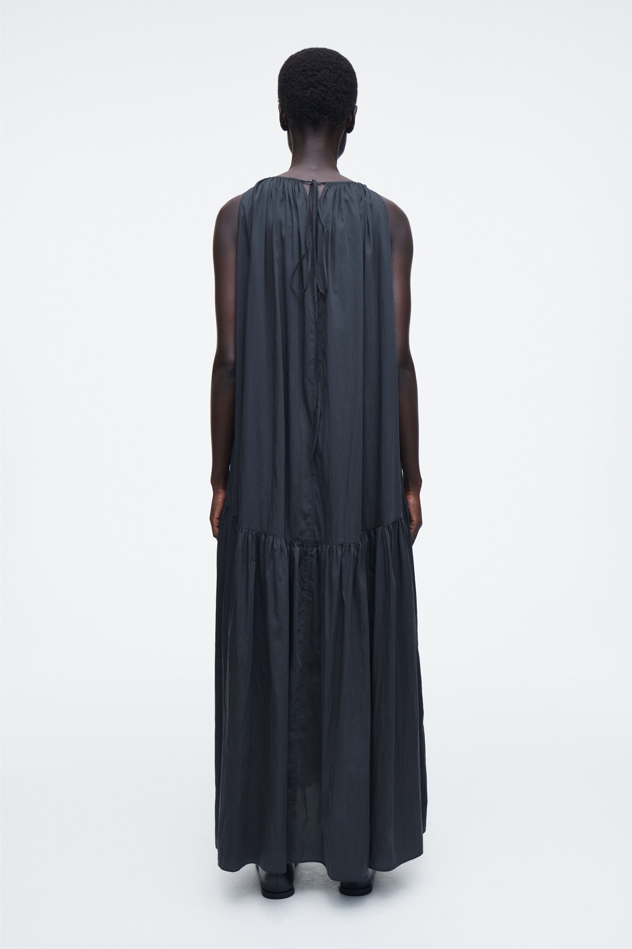 Agrandir l'image: ROBE LONGUE À ENCOLURE LICOU - BLEU MARINE - FEMME | H&M CH 3