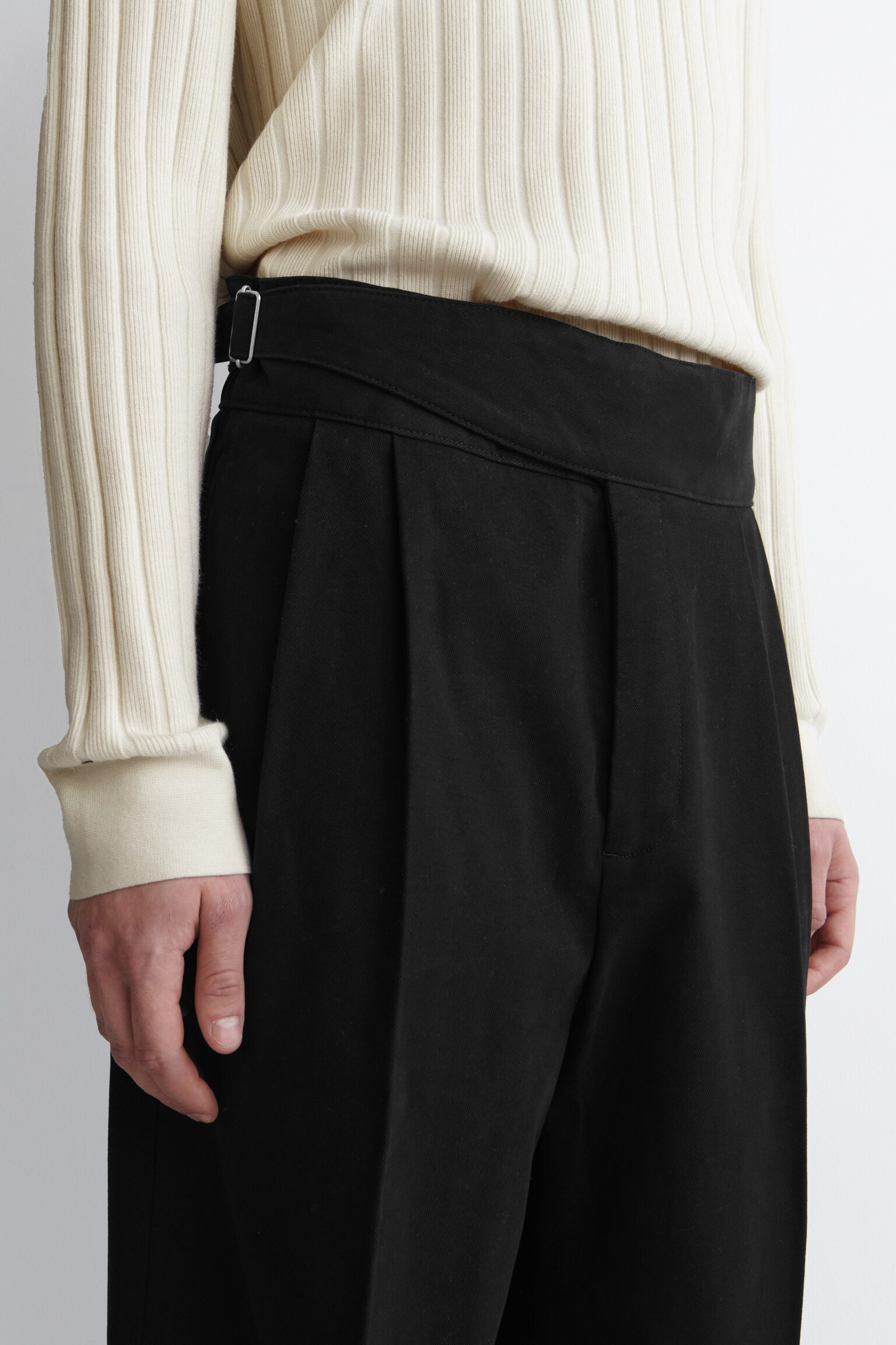 PANTALON LARGE À PLIS CEINTURÉ - BLACK/BEIGE CLAIR - 6