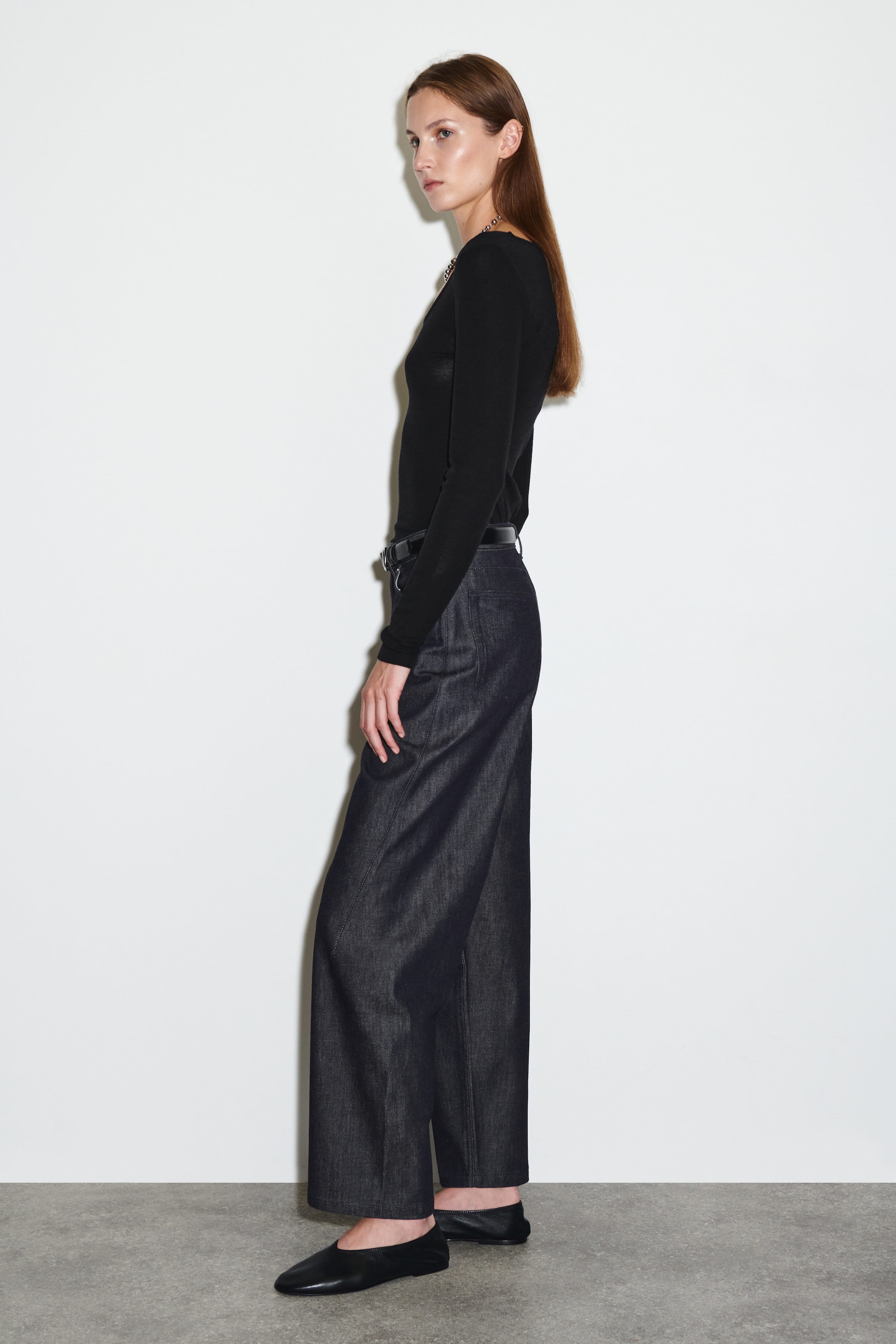 BARREL-LEG DENIM PANTS