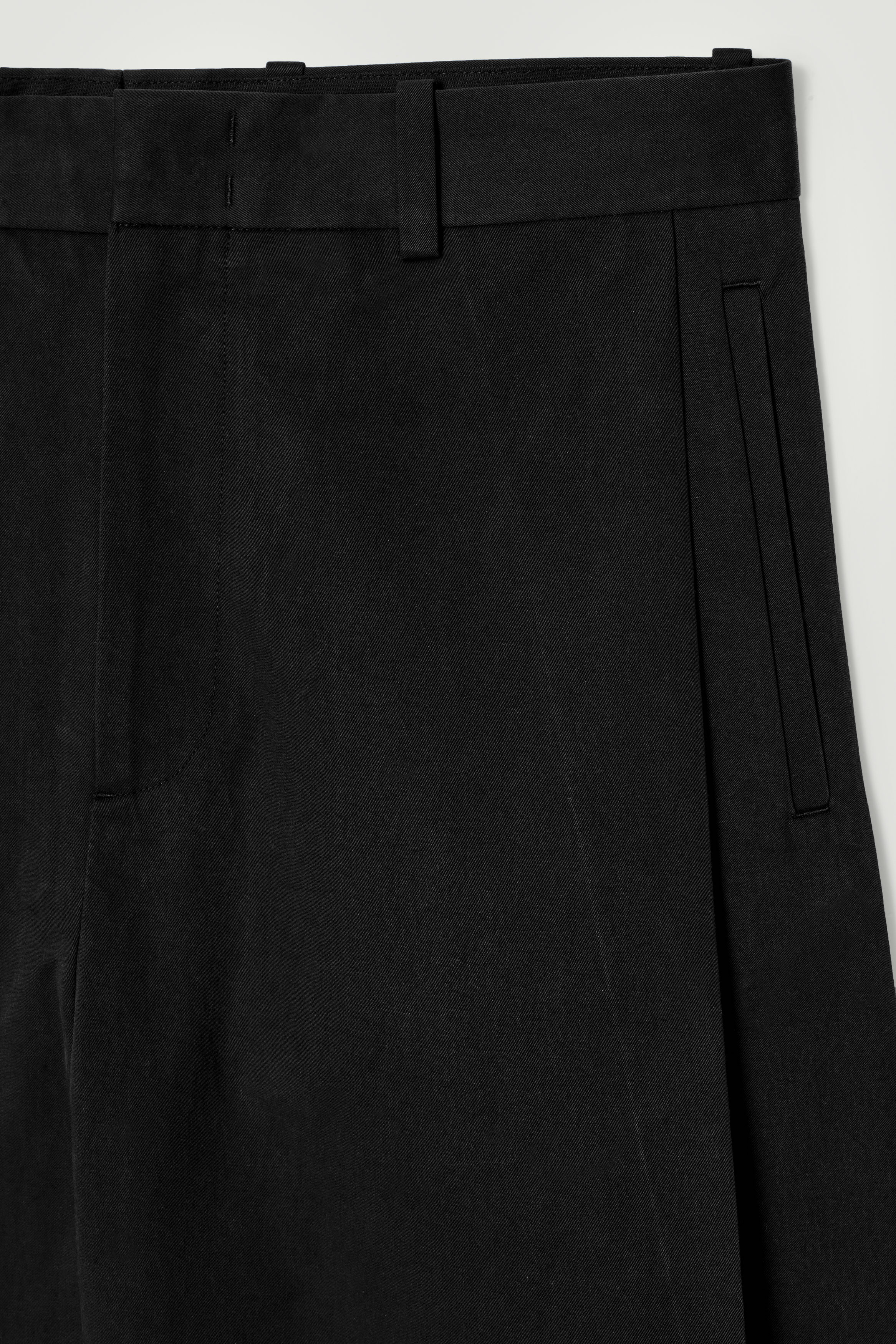 【COSYHARU】Wide pleated pants PLEATED COTTON WIDE-LEG PANTS - BLACK | COS