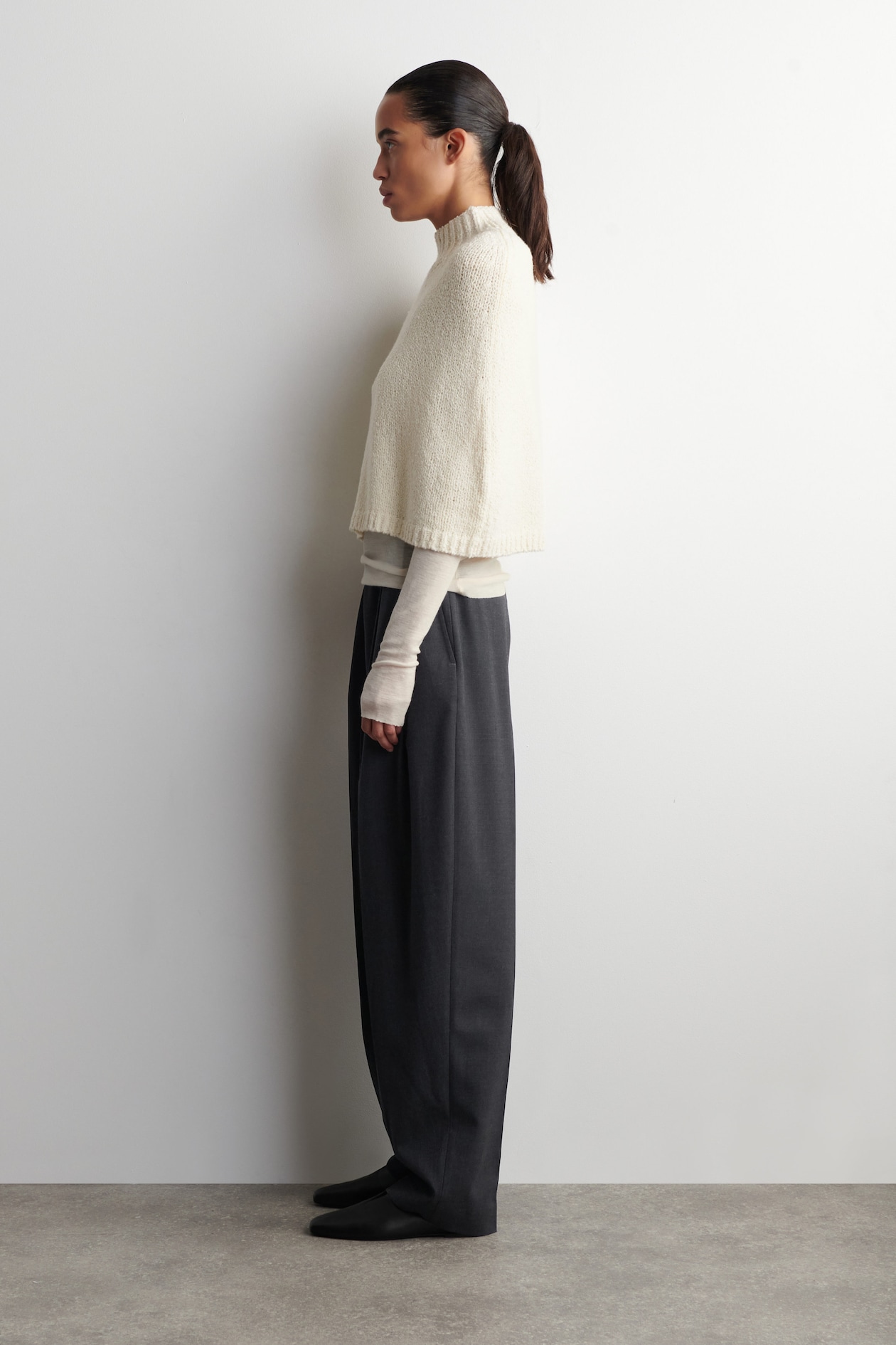 MERINO-CASHMERE CAPE — CREAM