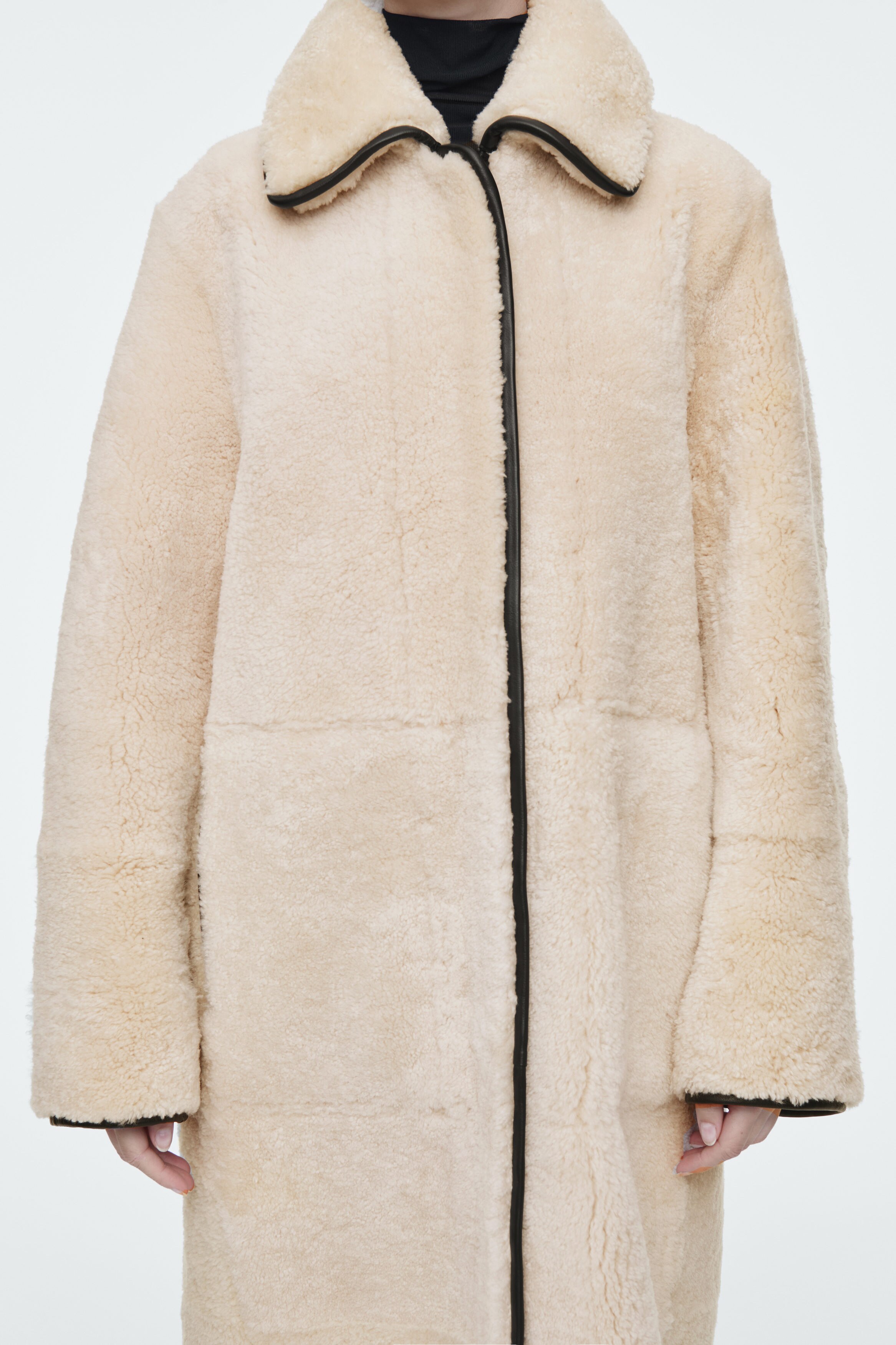 LEATHER-TRIMMED SHEARLING COAT - CREAM | COS