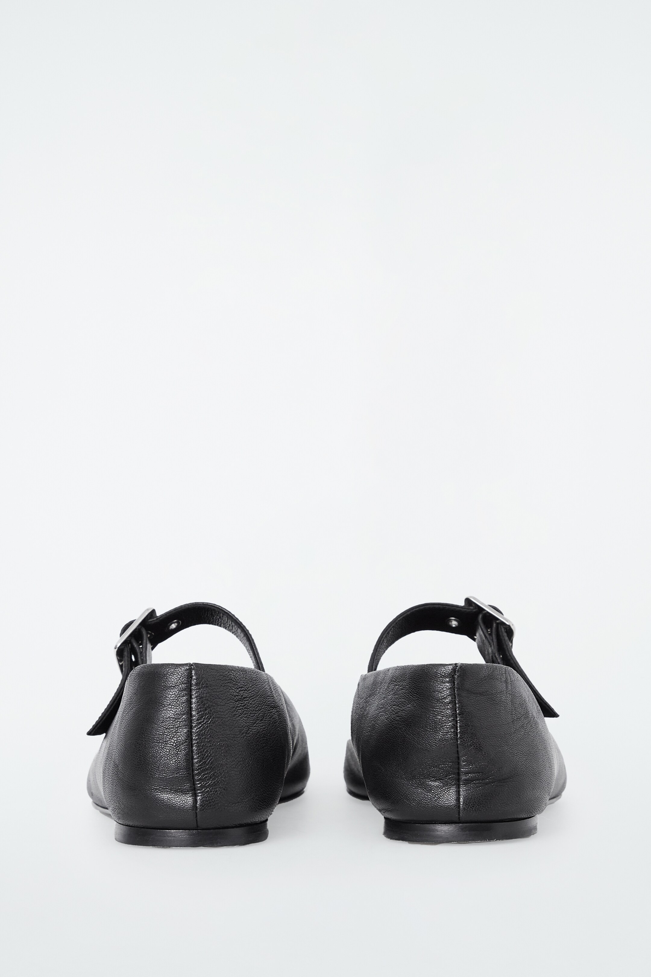 Agrandir l'image: BALLERINES À BOUCLE - NOIR - FEMME | H&M CH 3