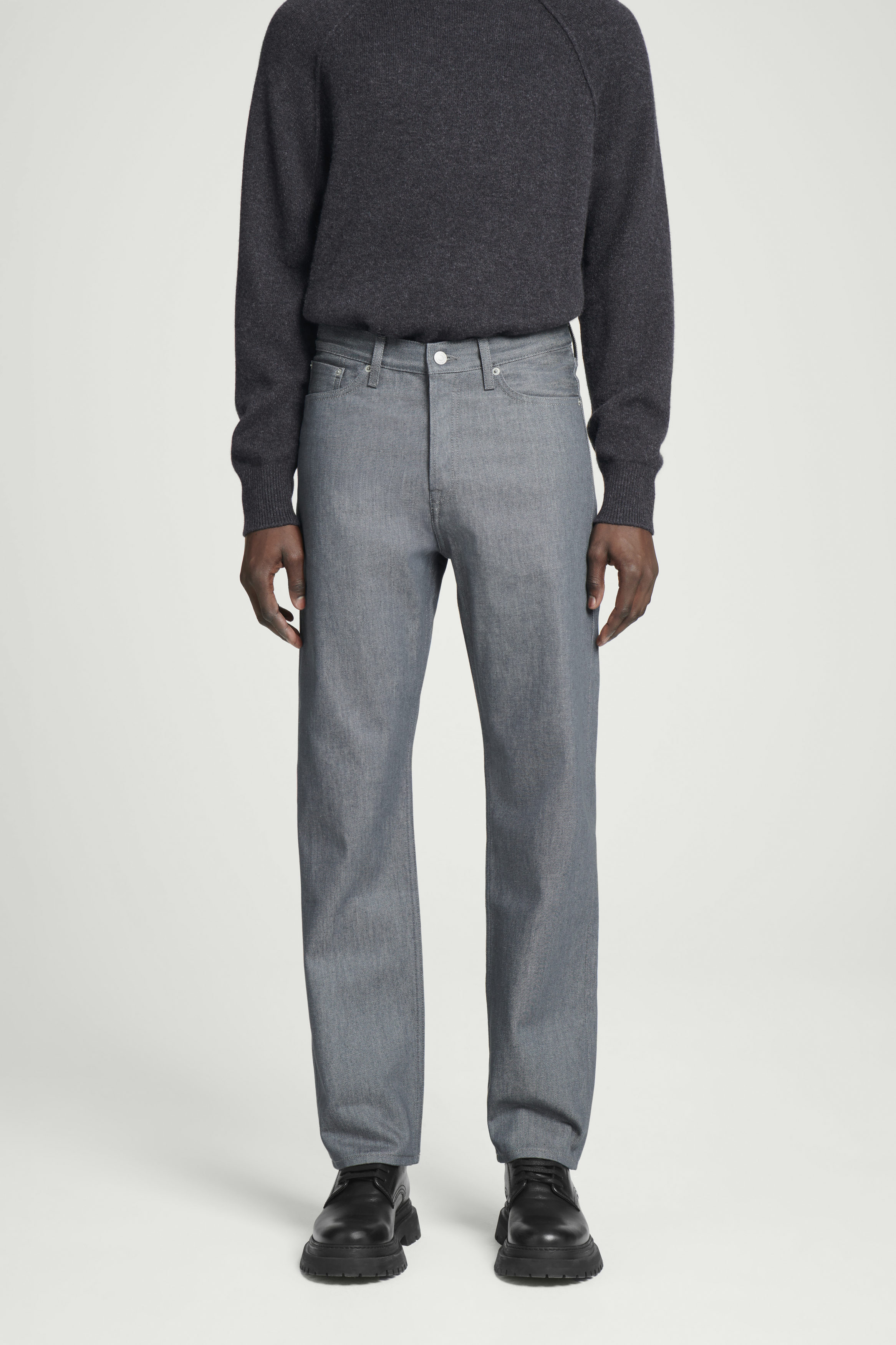 【新品】COS/SHIFT STRAIGHT-LEG JEANS ダークグレー 新品】COS/SHIFT STRAIGHT-LEG JEANS ダークグレー