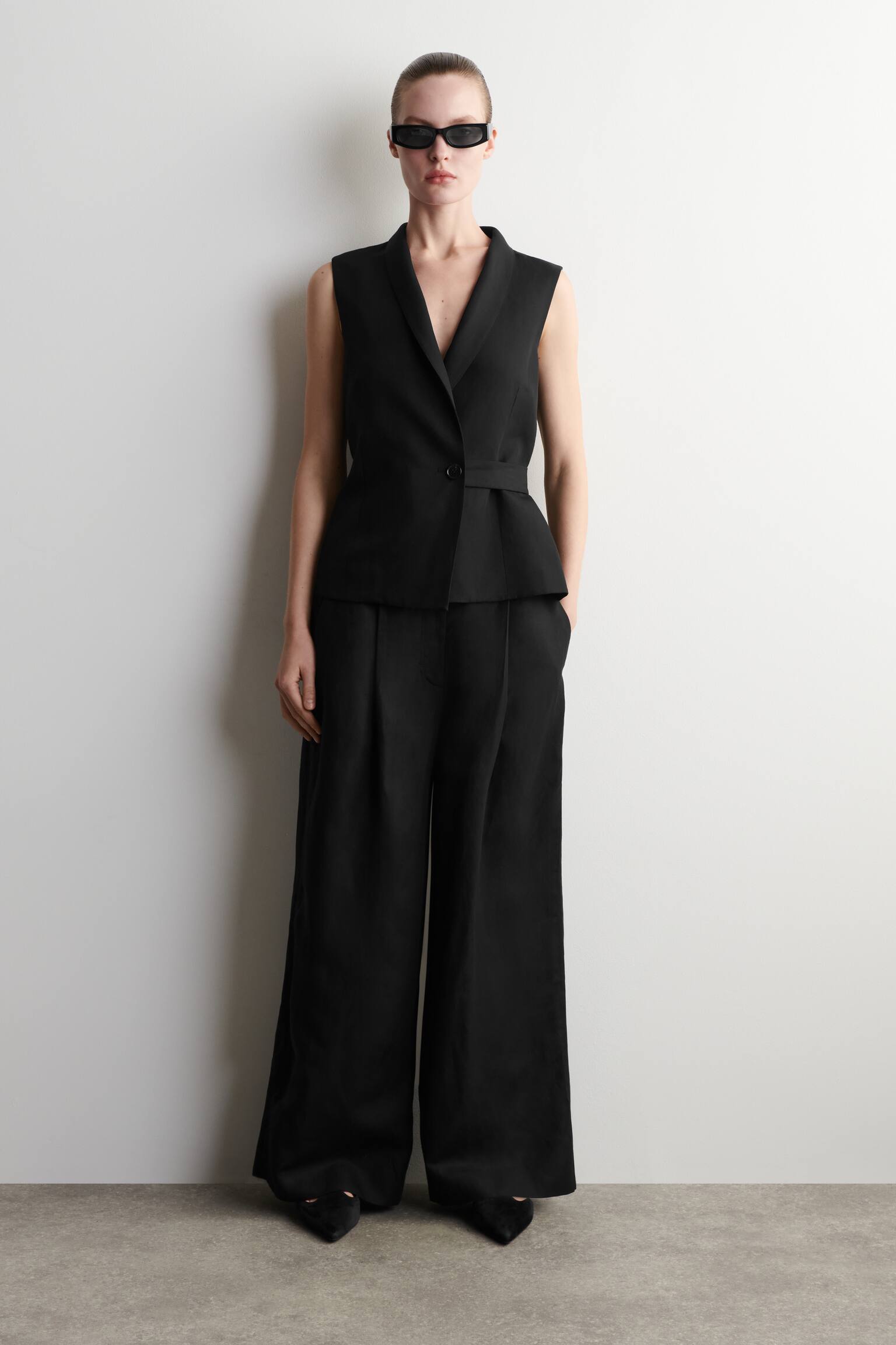 GILET IN MISTO LINO CON COLLO A SCIALLE E CINTURA - NERO - 5