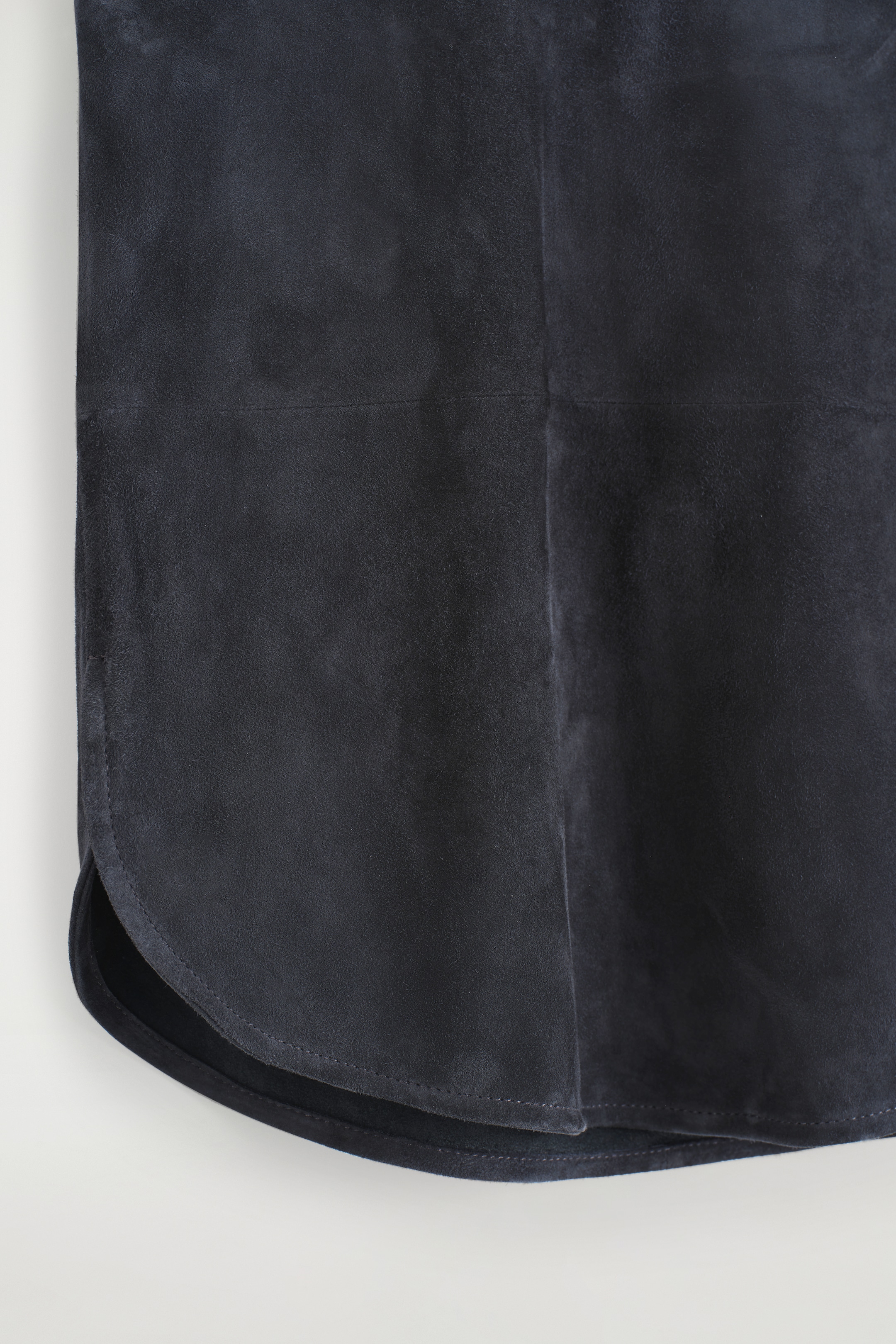 Größeres Bild anzeigen: TANKTOP AUS VELOURSLEDER MIT RUNDEM AUSSCHNITT - ANTHRAZIT - Ladies | H&M AT 7