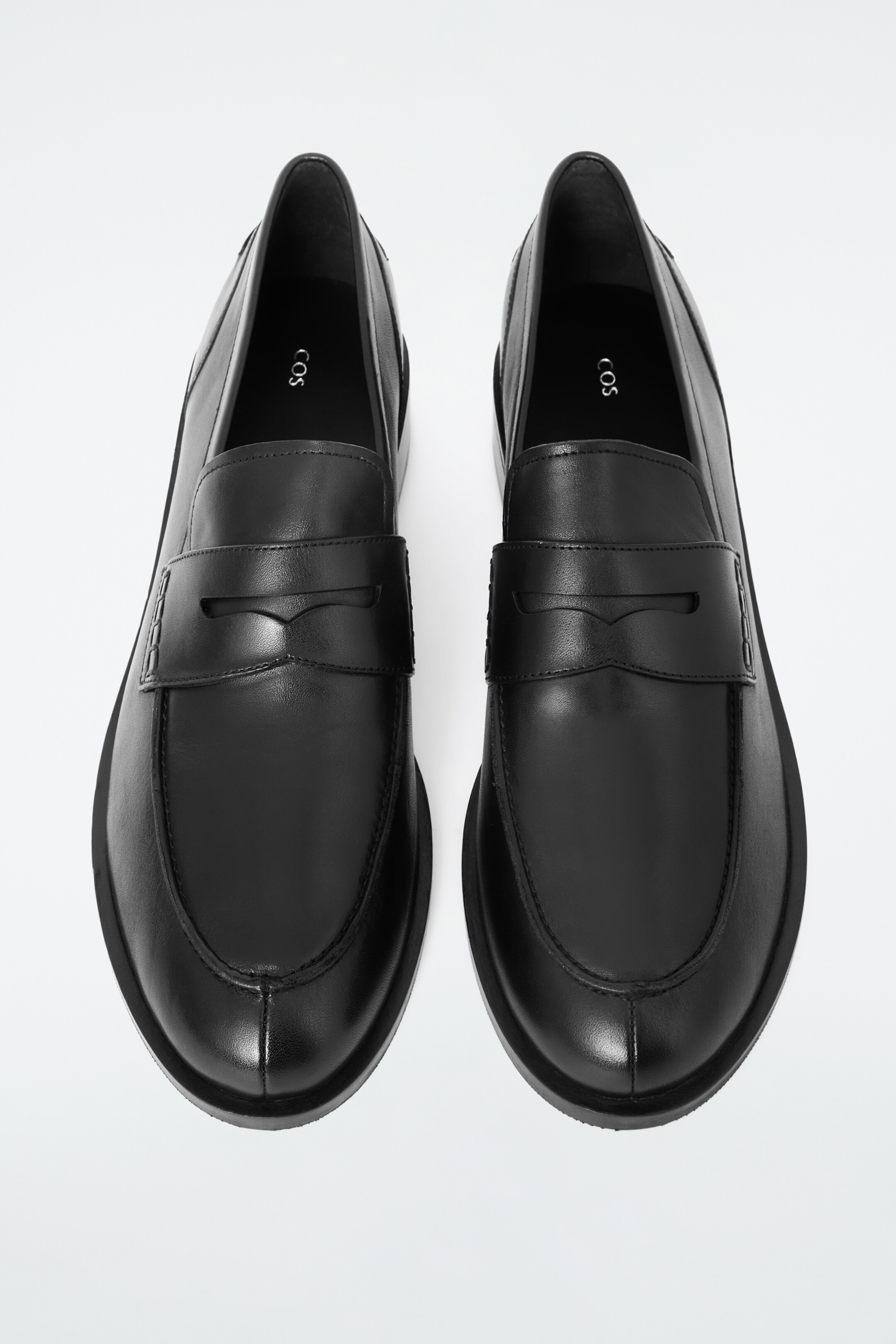 Agrandir l'image: MOCASSINS NERVURÉS EN CUIR - NOIR - FEMME | H&M CH 2