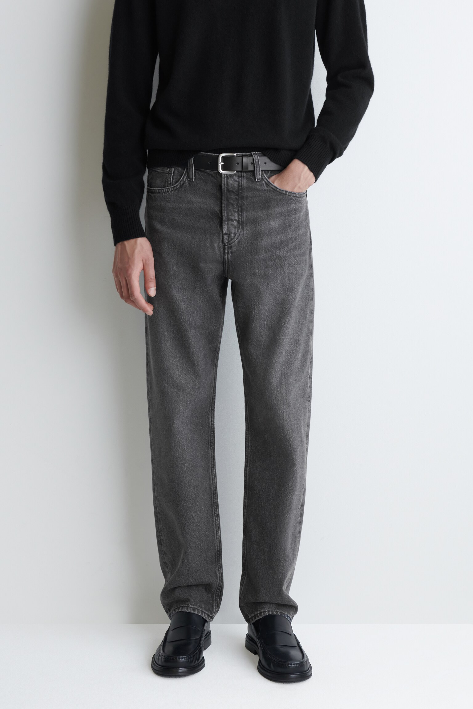 SIGNATURE JEANS MIT GERADEM BEIN - SCHWARZE WASCHUNG/Dunkelblau - 5