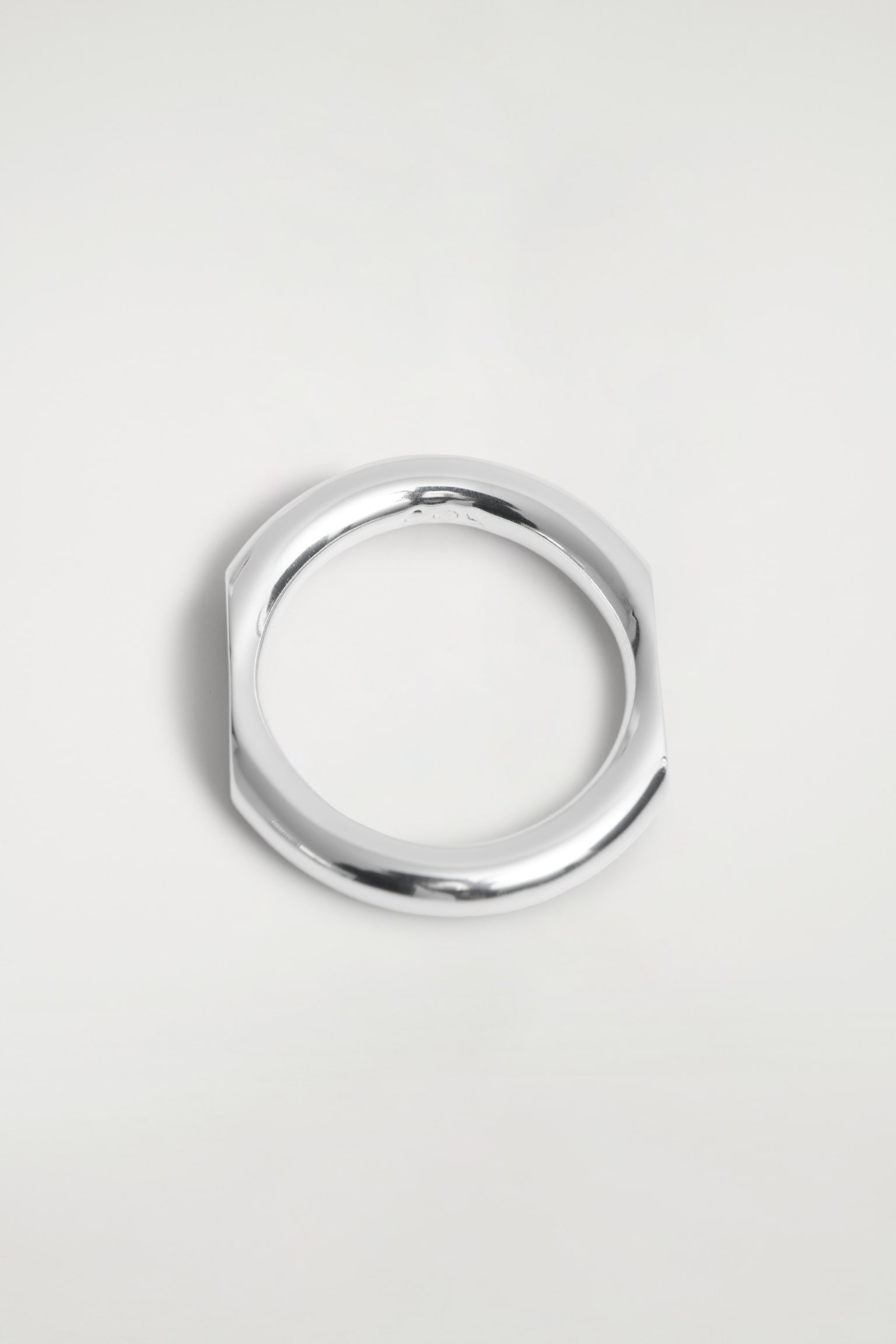 ANELLO DALLE LINEE SCOLPITE - ARGENTO - 2