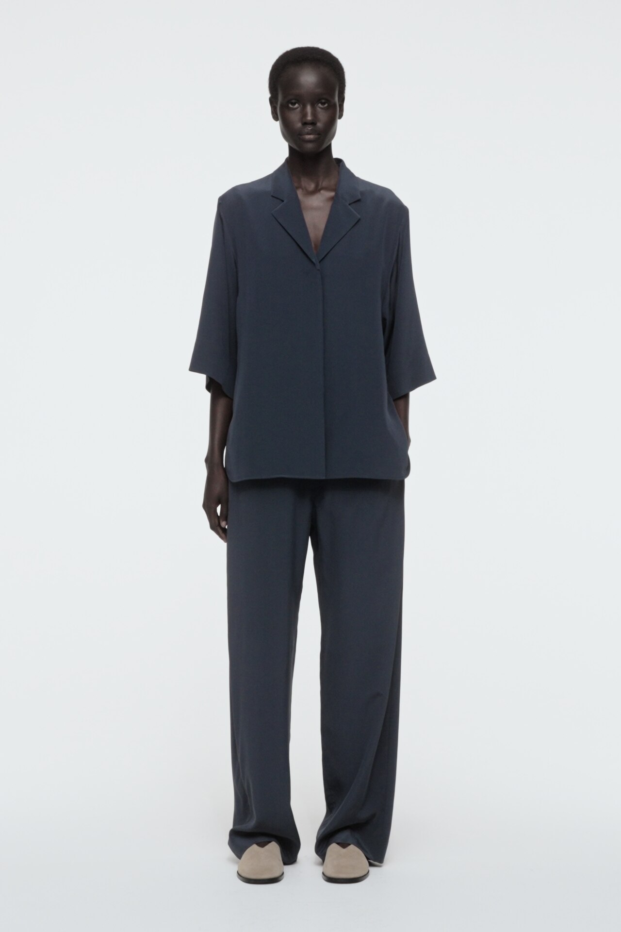 RELAXED SILK PANTS - NAVY | COS