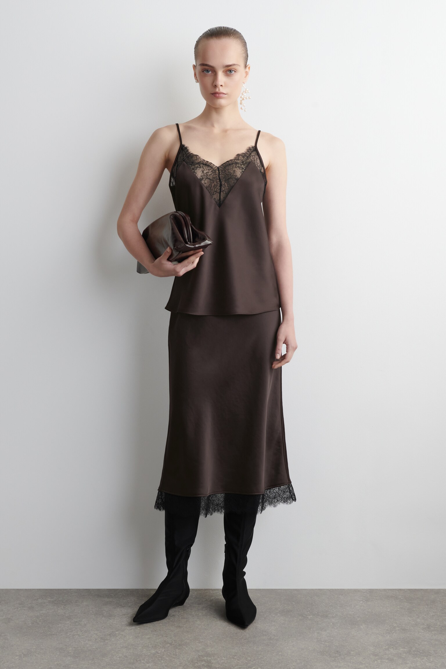 LACE-TRIMMED SATIN MIDI SKIRT - BROWN
