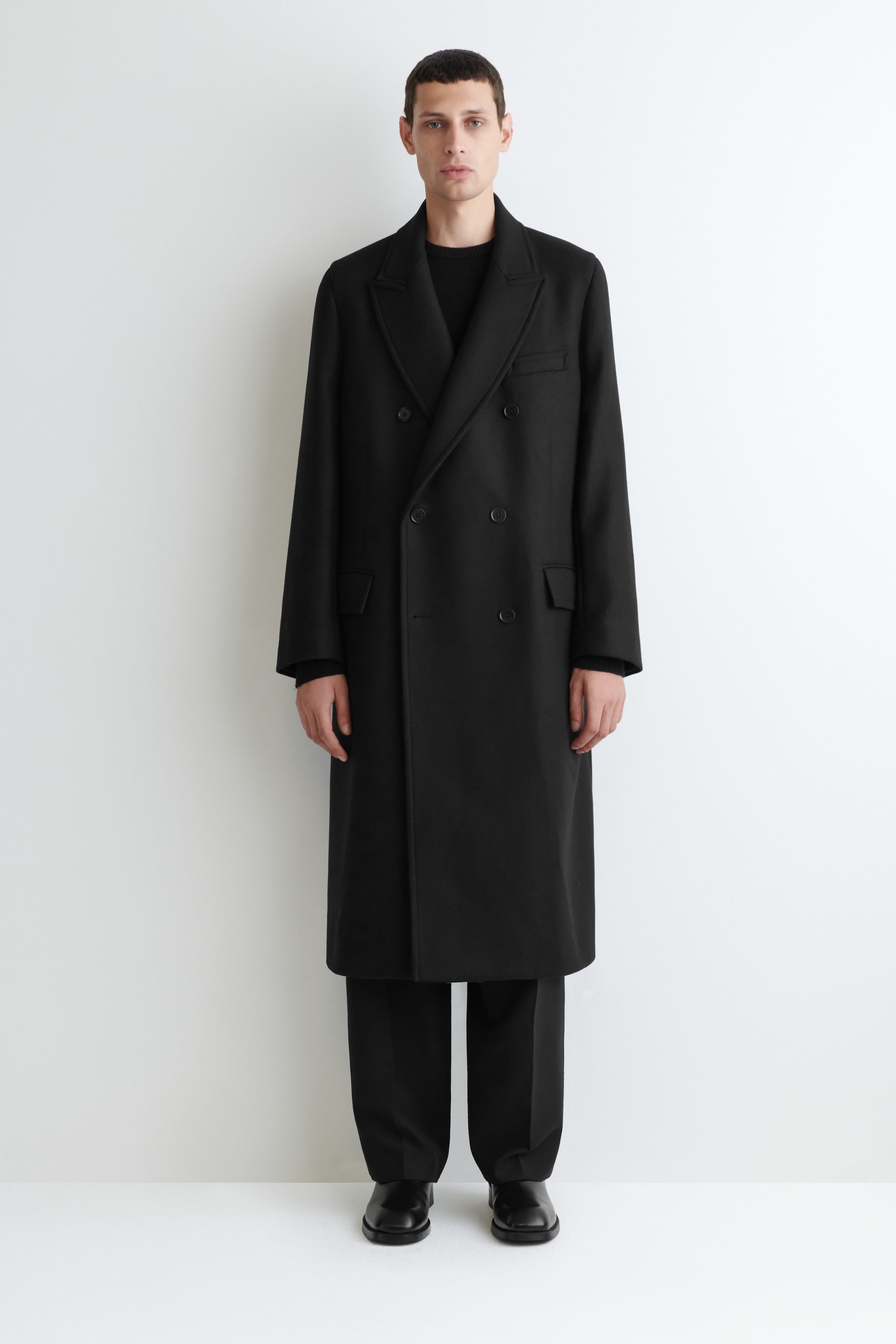 DOUBLE-BREASTED WOOL COAT